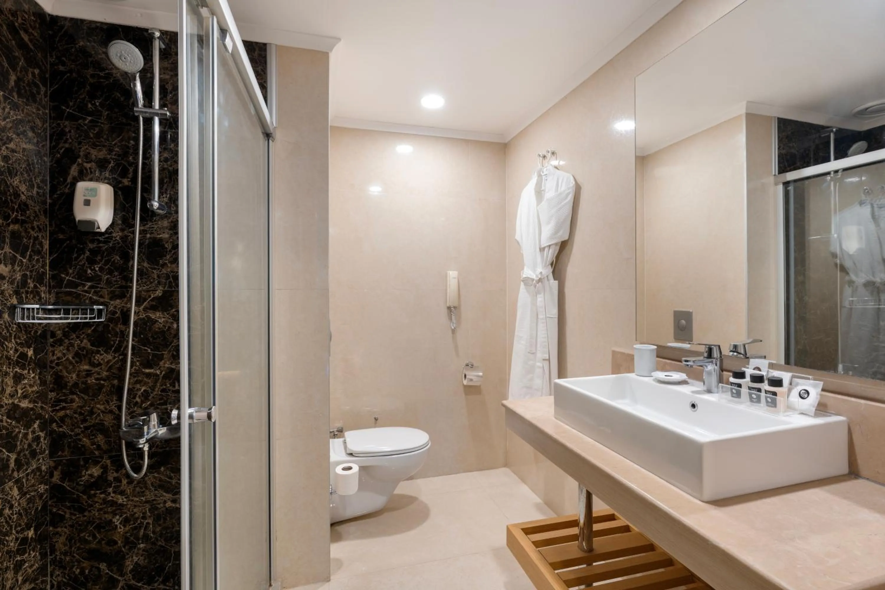 Shower in Limak Arcadia Sport Resort Belek