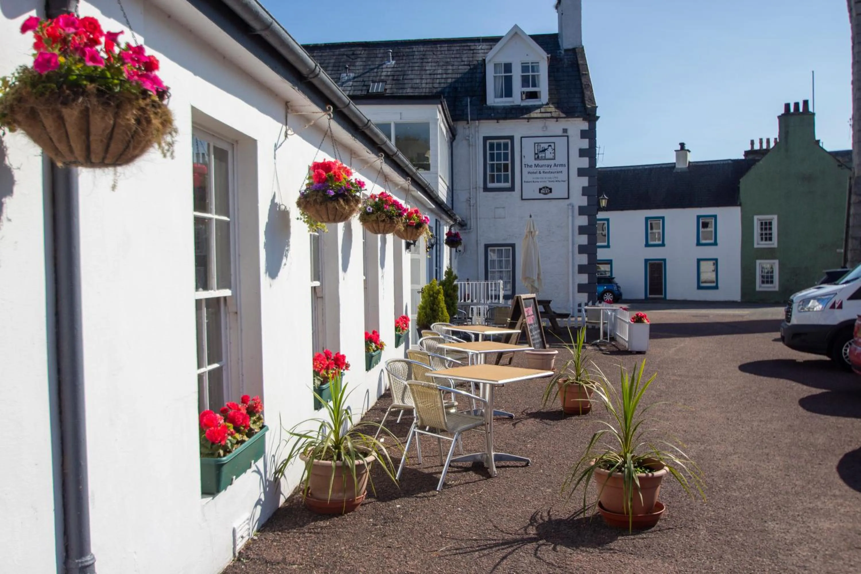 The Murray Arms Hotel