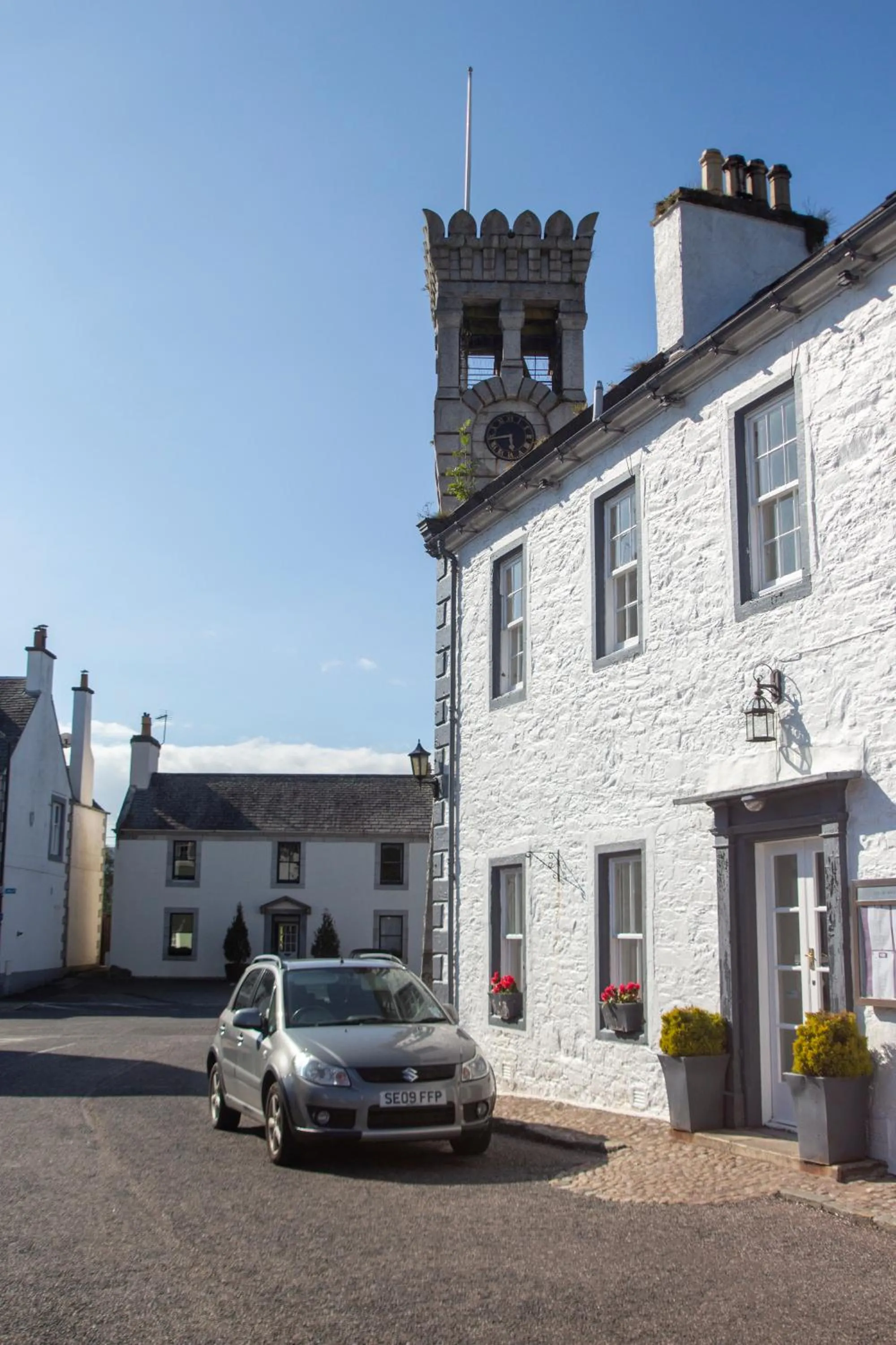 The Murray Arms Hotel