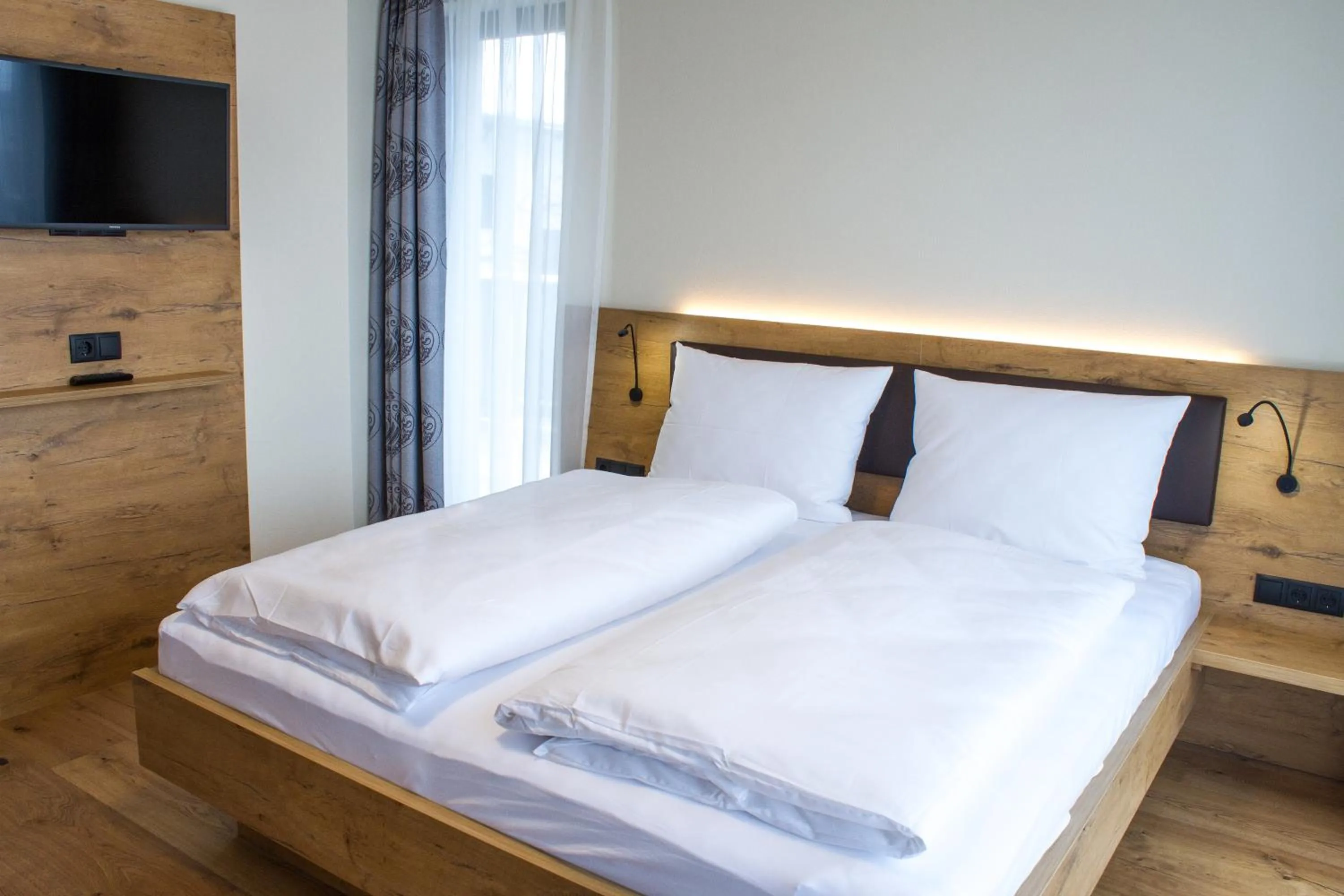 TV and multimedia, Bed in Panorama Apart Weisses Rössl