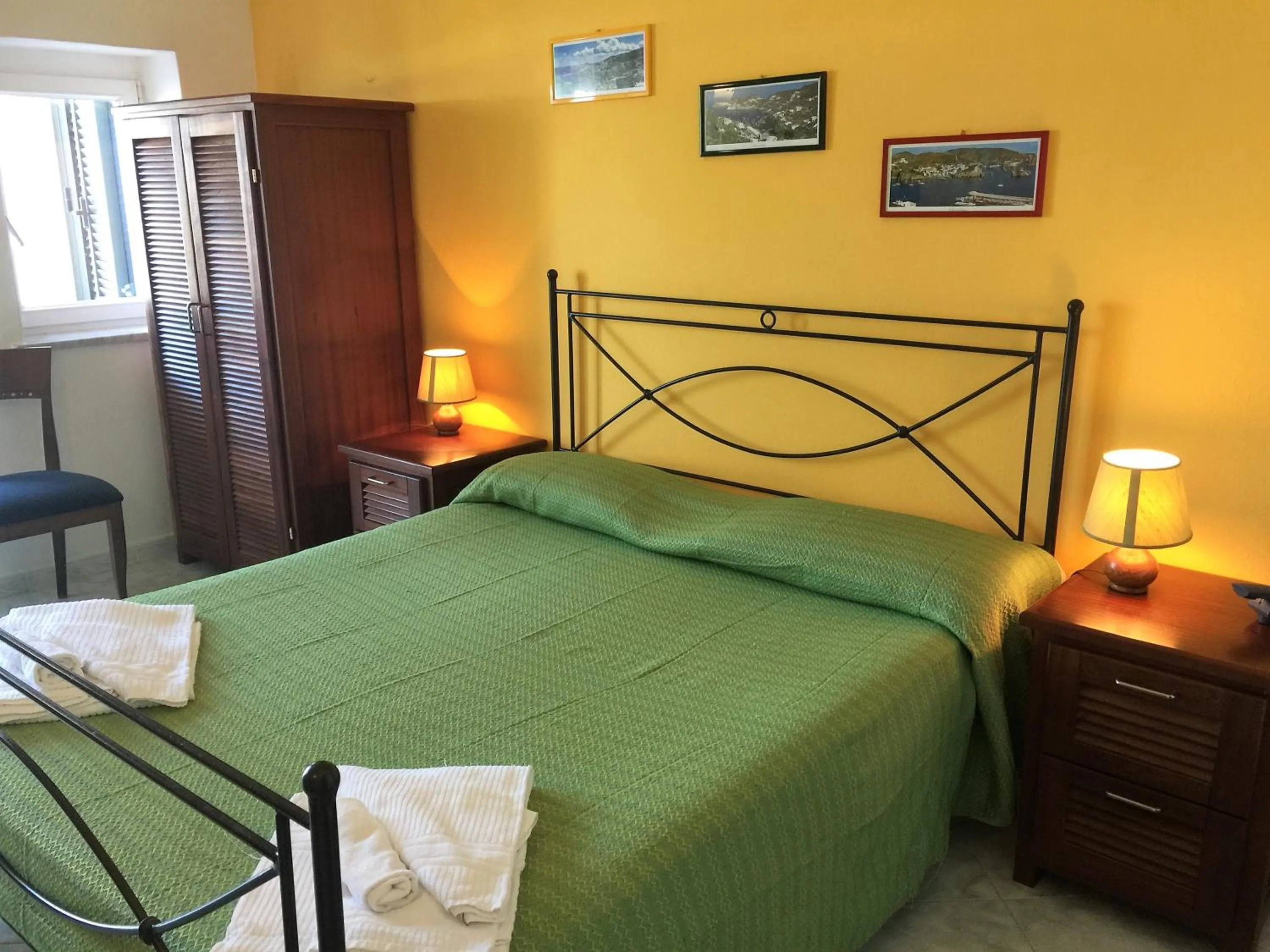 Bed in Hotel Ortensia