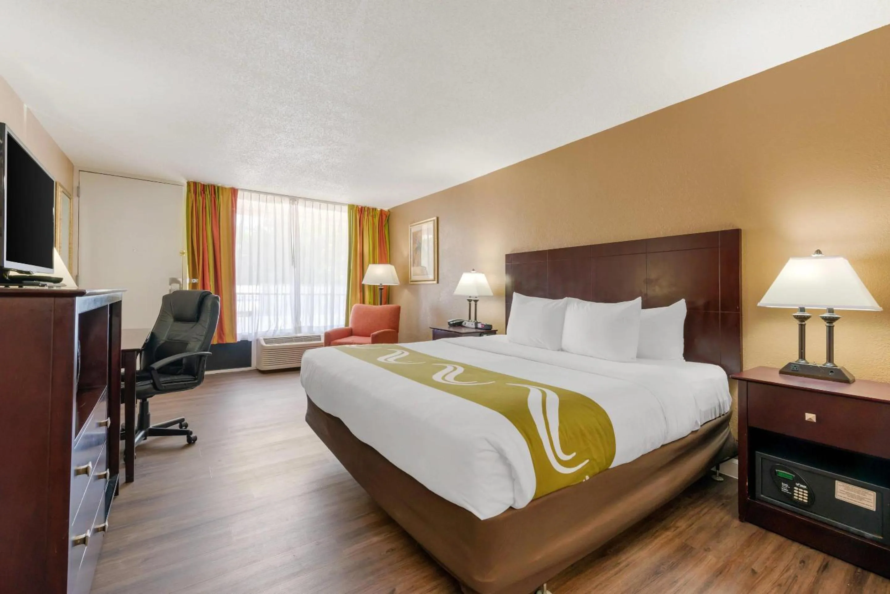 Bedroom, Bed in Quality Inn & Suites Conference Center