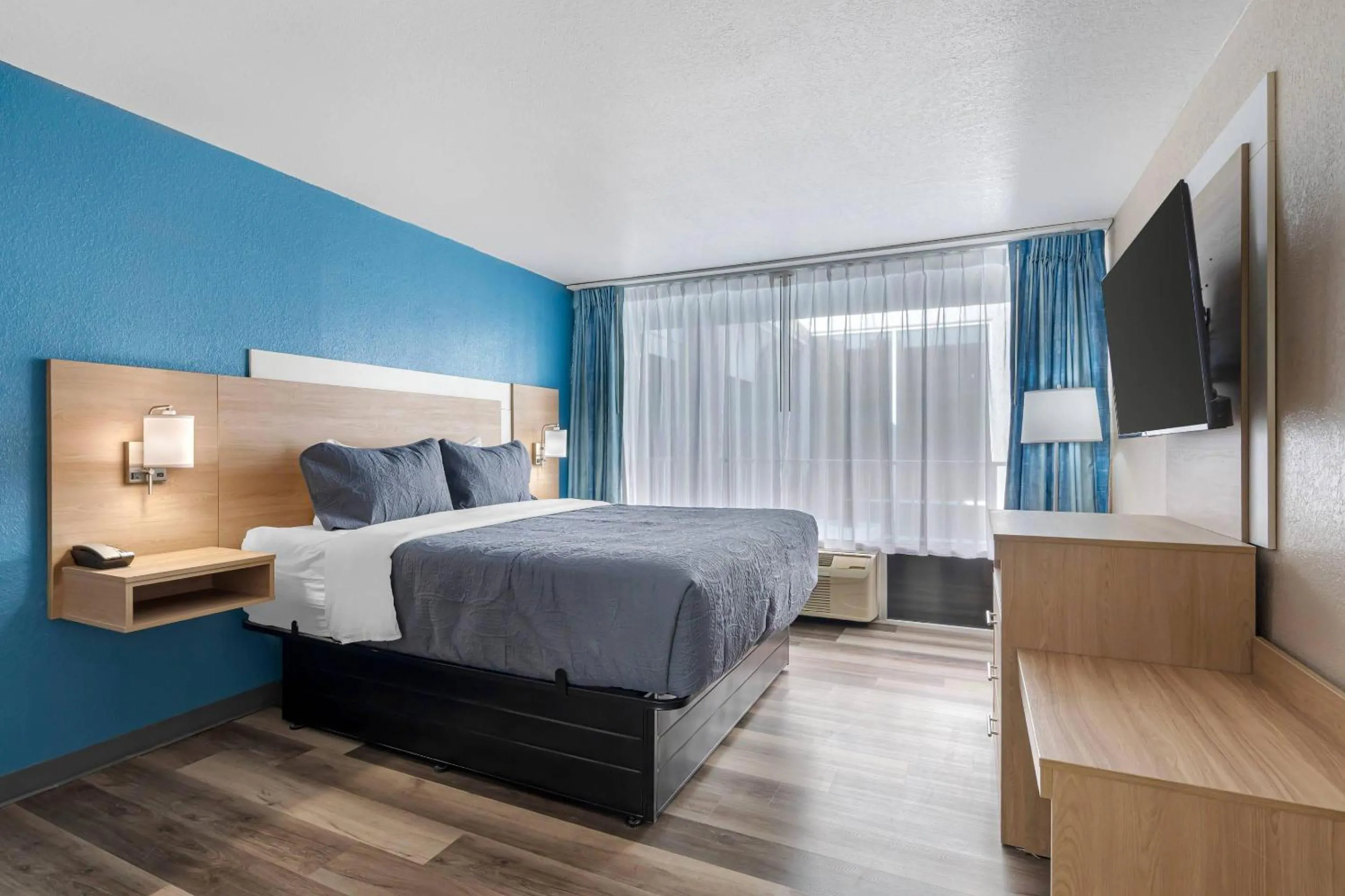 Bedroom, Bed in Quality Inn & Suites Conference Center