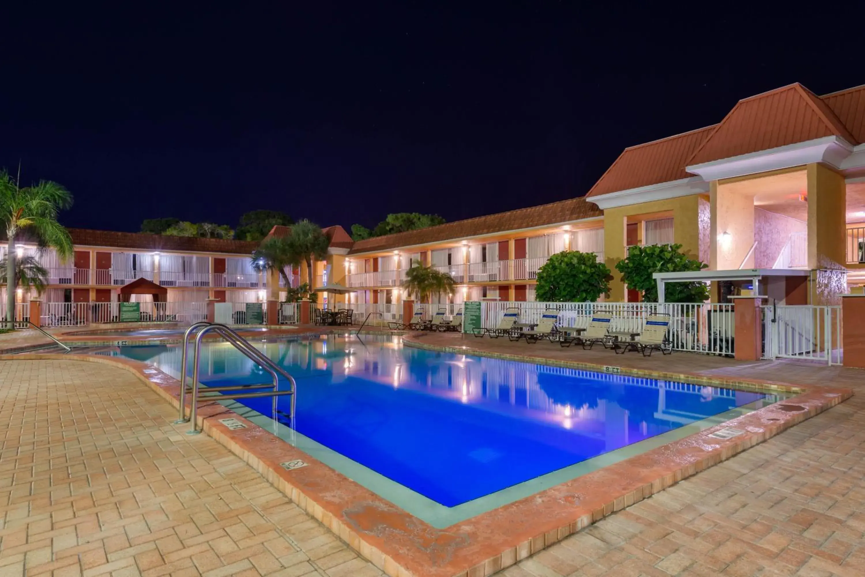 Property building in Quality Inn & Suites Conference Center Property building in Quality Inn & Suites Conference Center