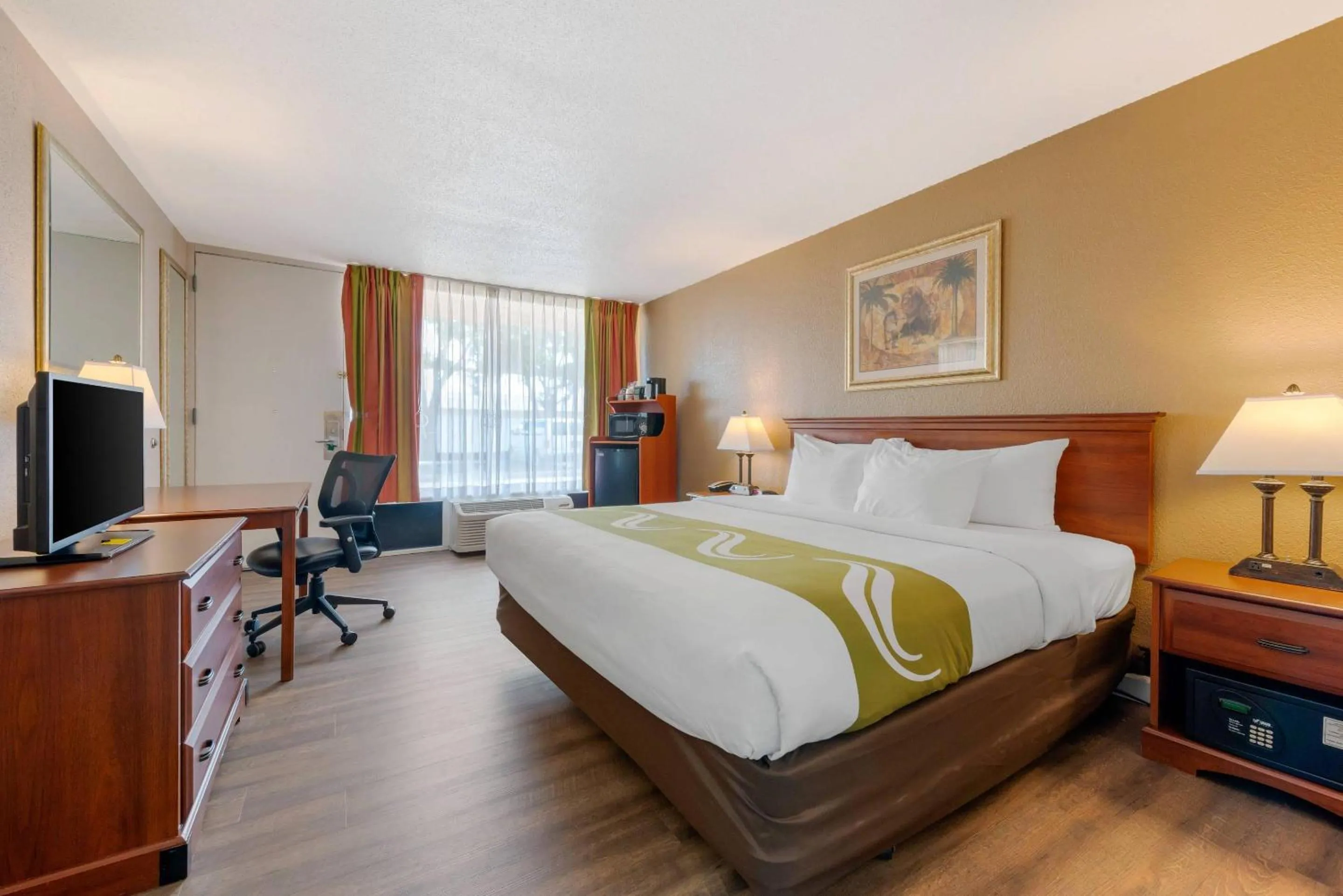 Bedroom, Bed in Quality Inn & Suites Conference Center