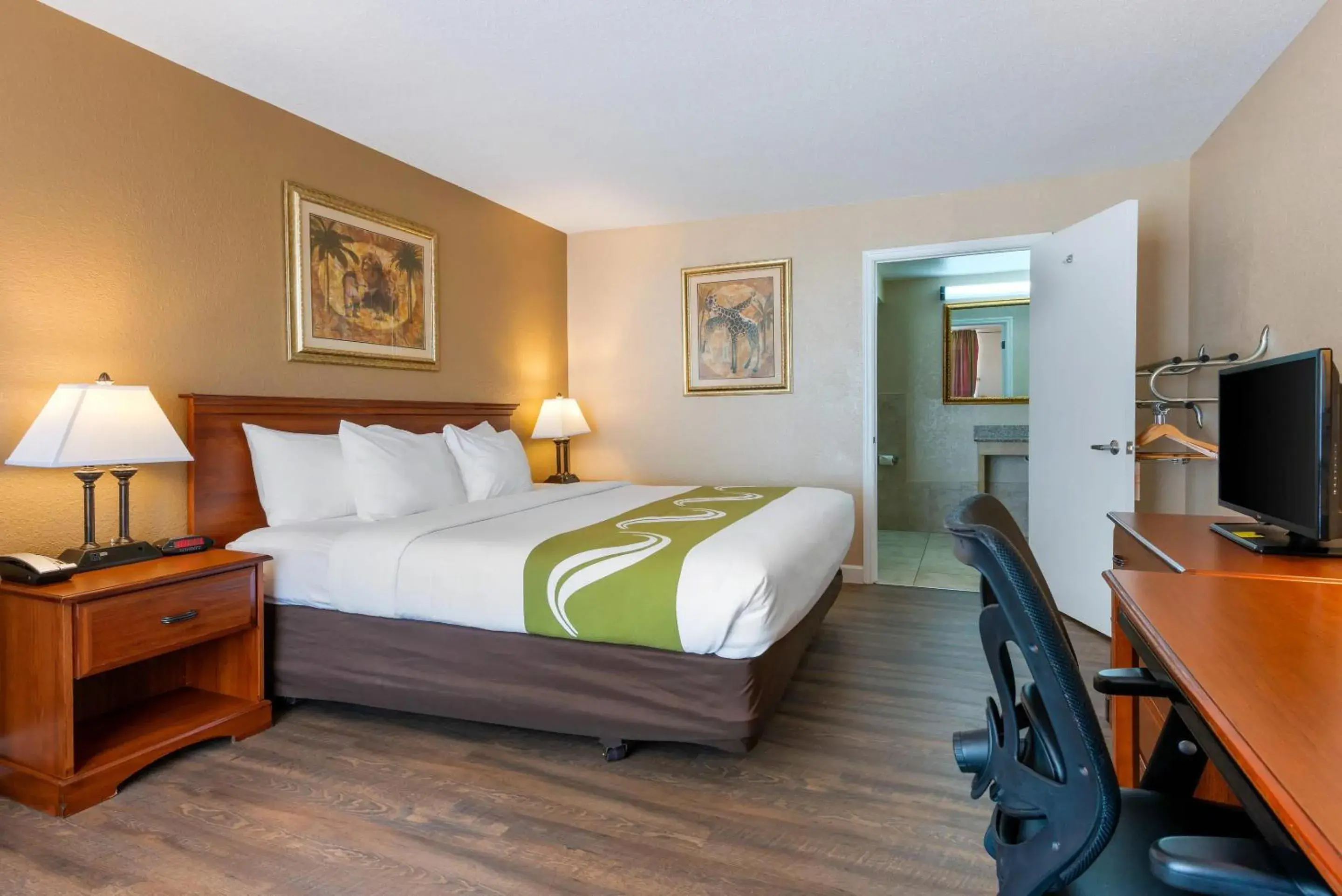 Bedroom, Bed in Quality Inn & Suites Conference Center Bedroom, Bed in Quality Inn & Suites Conference Center