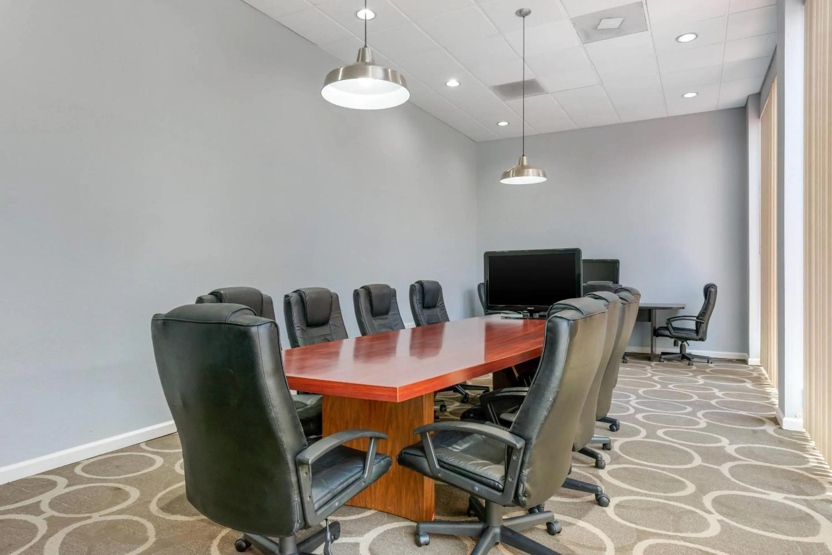 Meeting/conference room in Quality Inn & Suites Conference Center