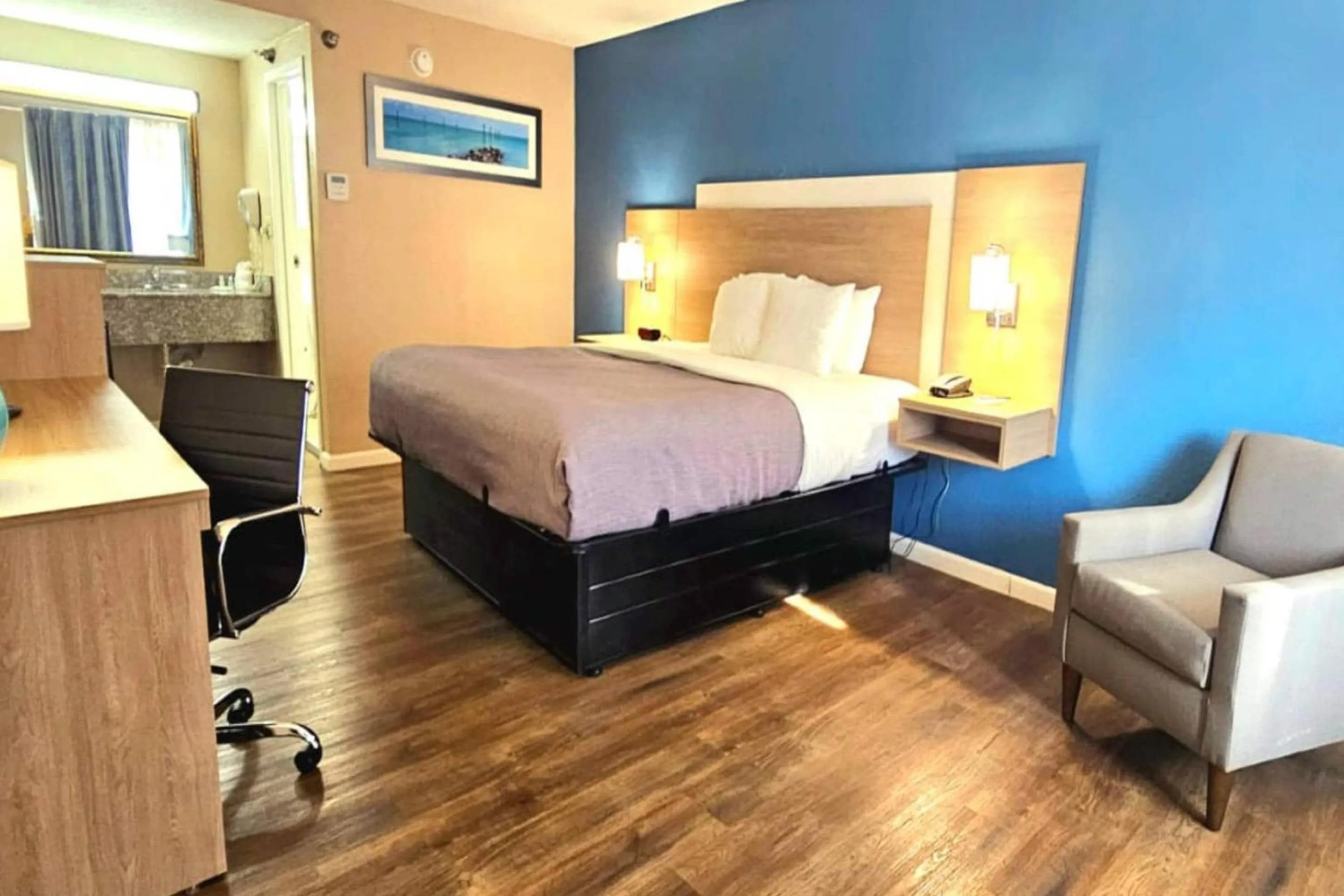 Bedroom, Bed in Quality Inn & Suites Conference Center