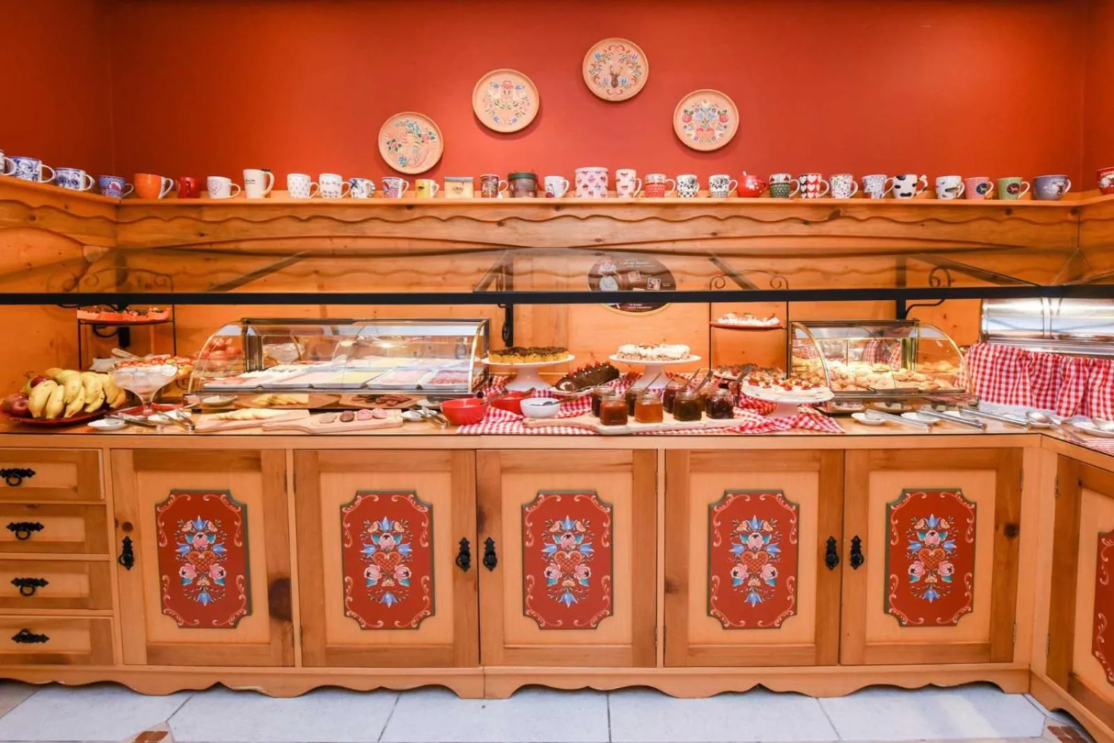 Buffet breakfast in Hotel das Hortênsias