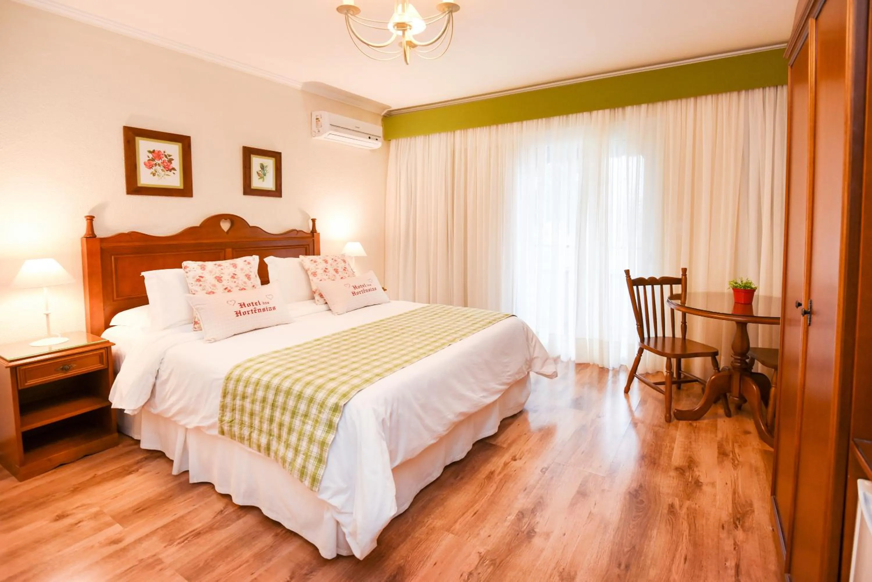 Photo of the whole room, Bed in Hotel das Hortênsias