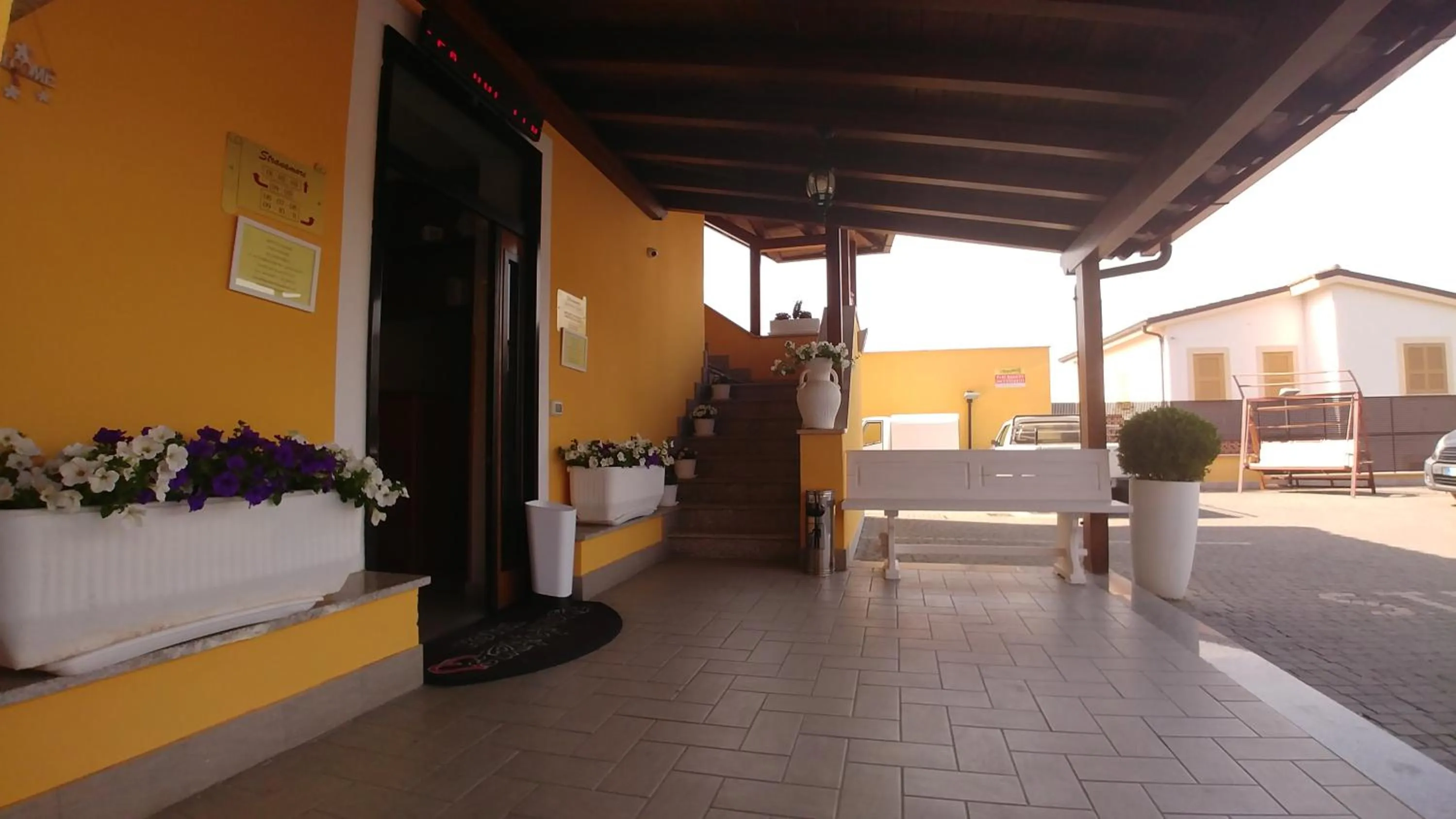 Property building in Affittacamere Stranamore