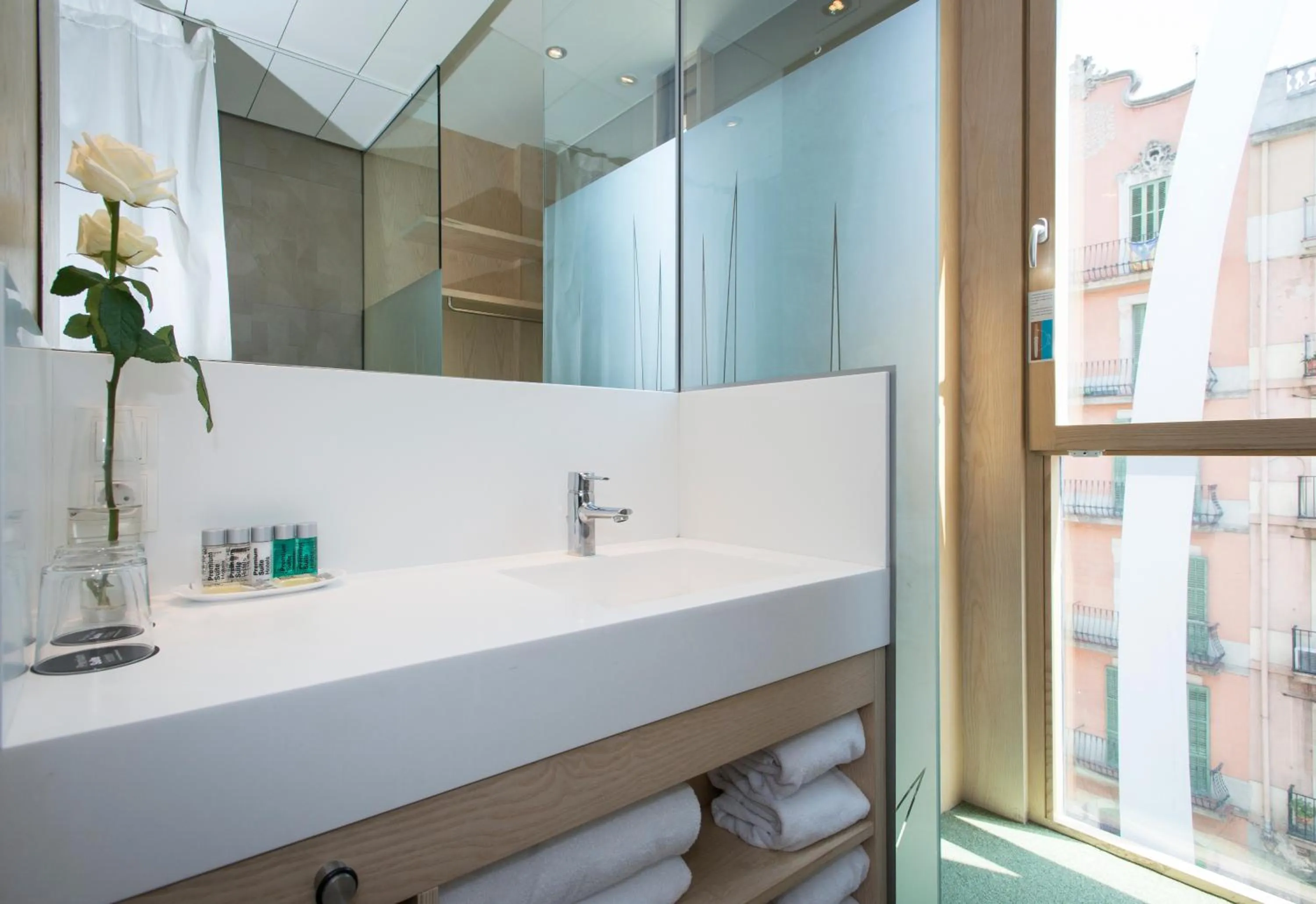 Bathroom in Ako Suite Hotel