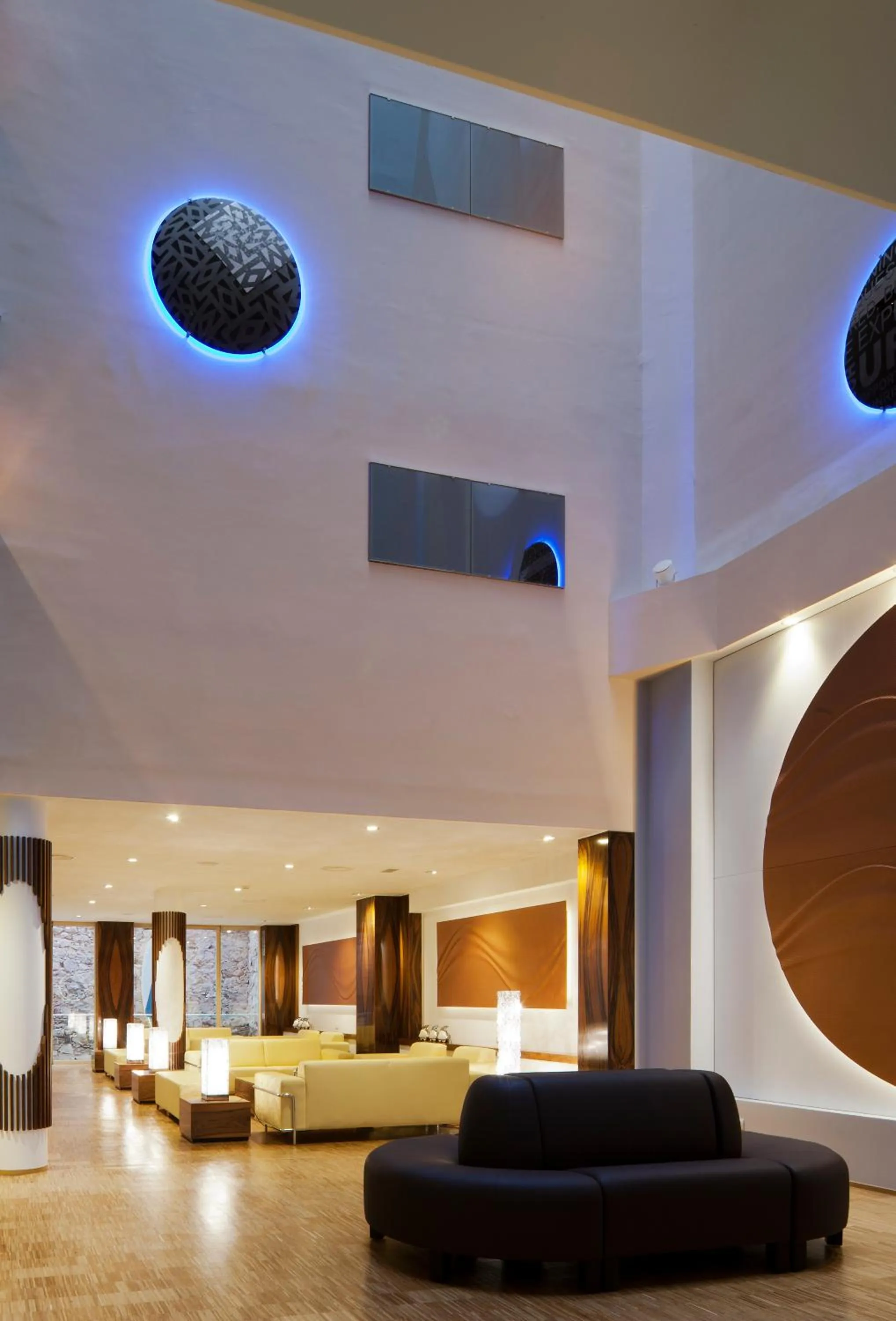 Lounge or bar, Bed in Ako Suite Hotel