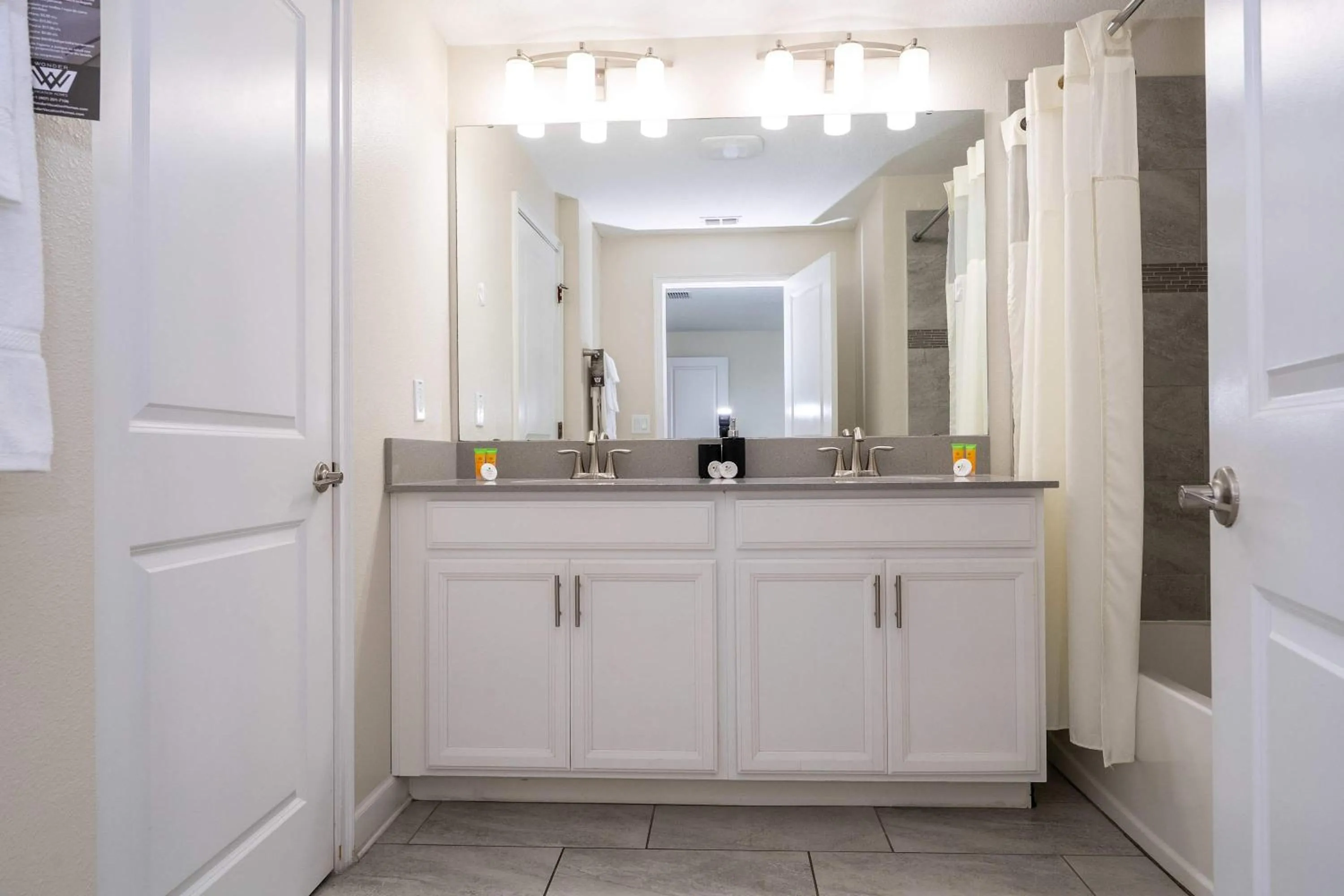 Family Friendly Four Bedrooms w/ Pool 4896