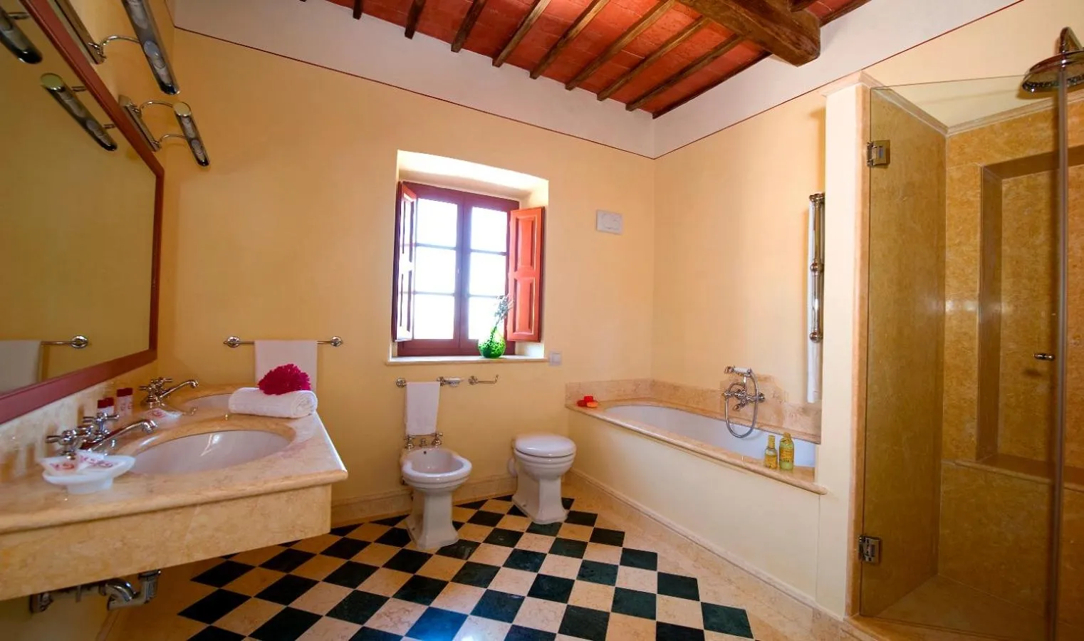 Toilet in Castello Di Gargonza