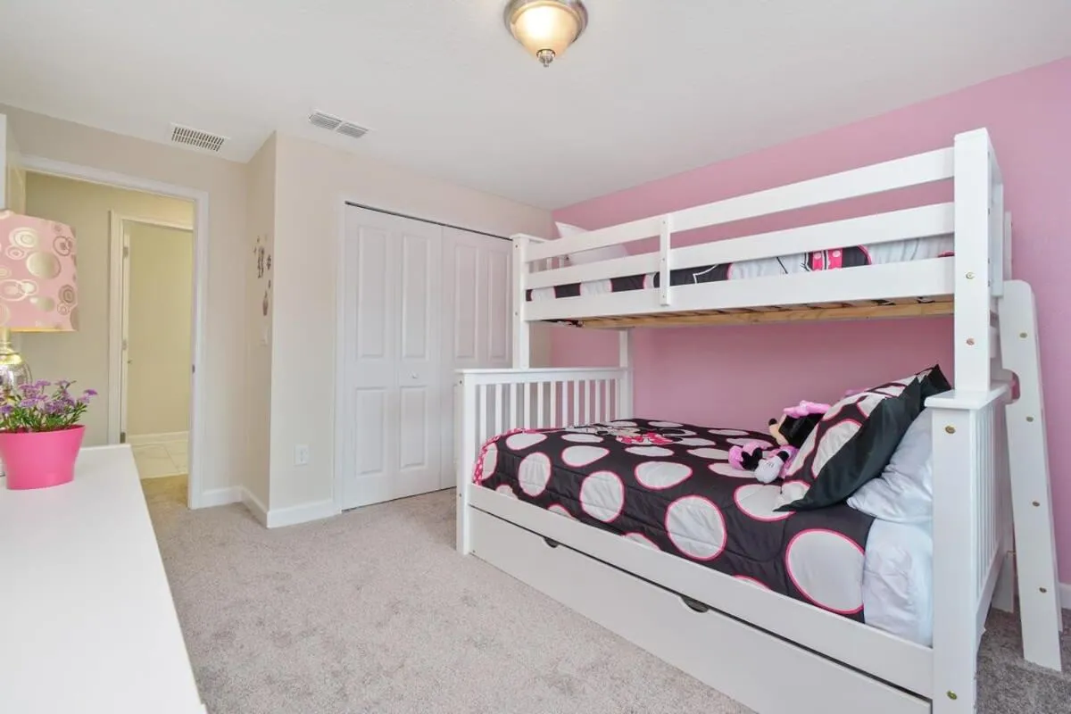 Bed in Four Bedrooms close to Disney w Pool 4898