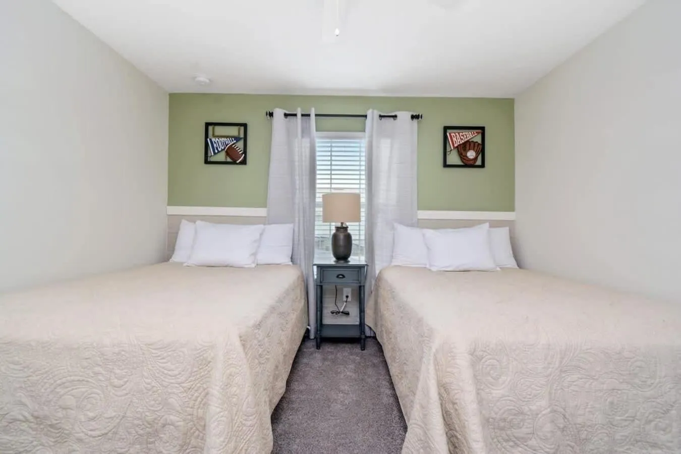 Bed in Four Bedrooms close to Disney w Pool 4898
