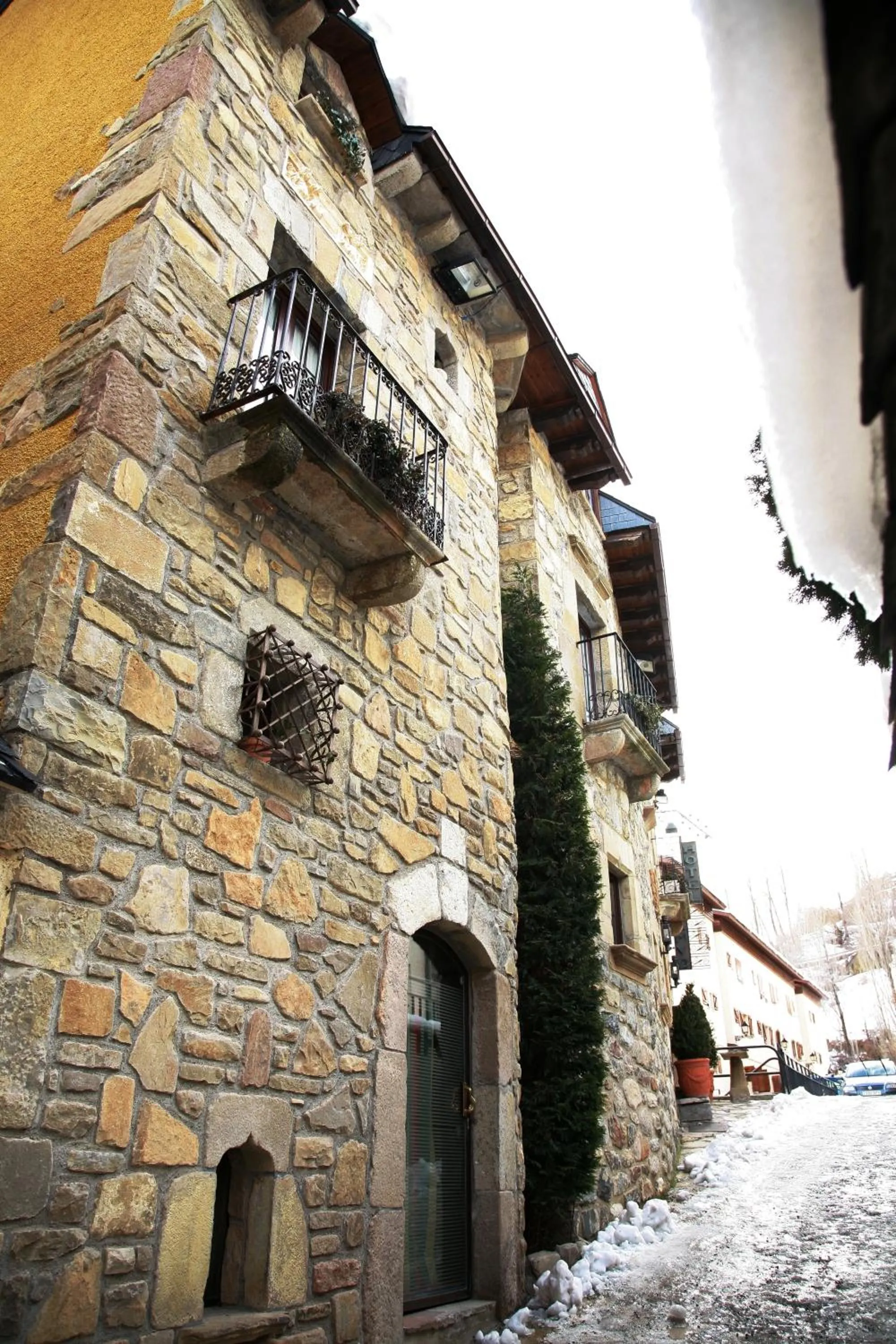 Facade/entrance in Hotel Almud