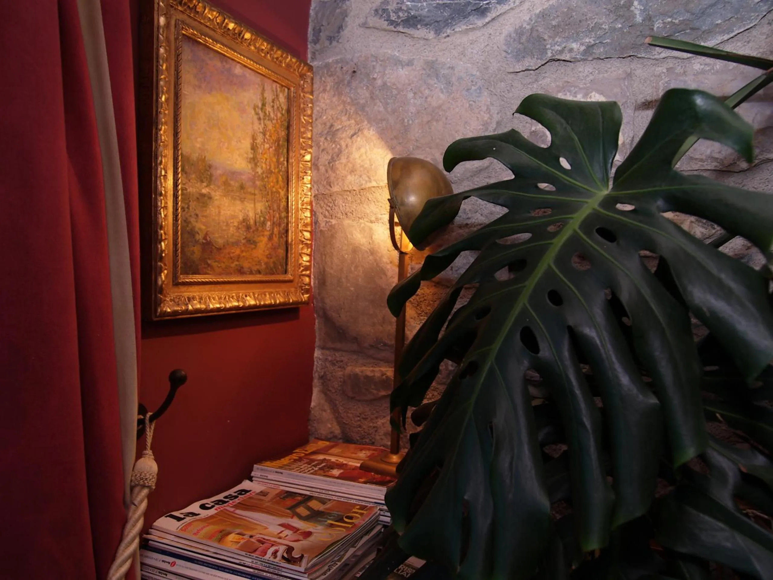 Library in Hotel Almud
