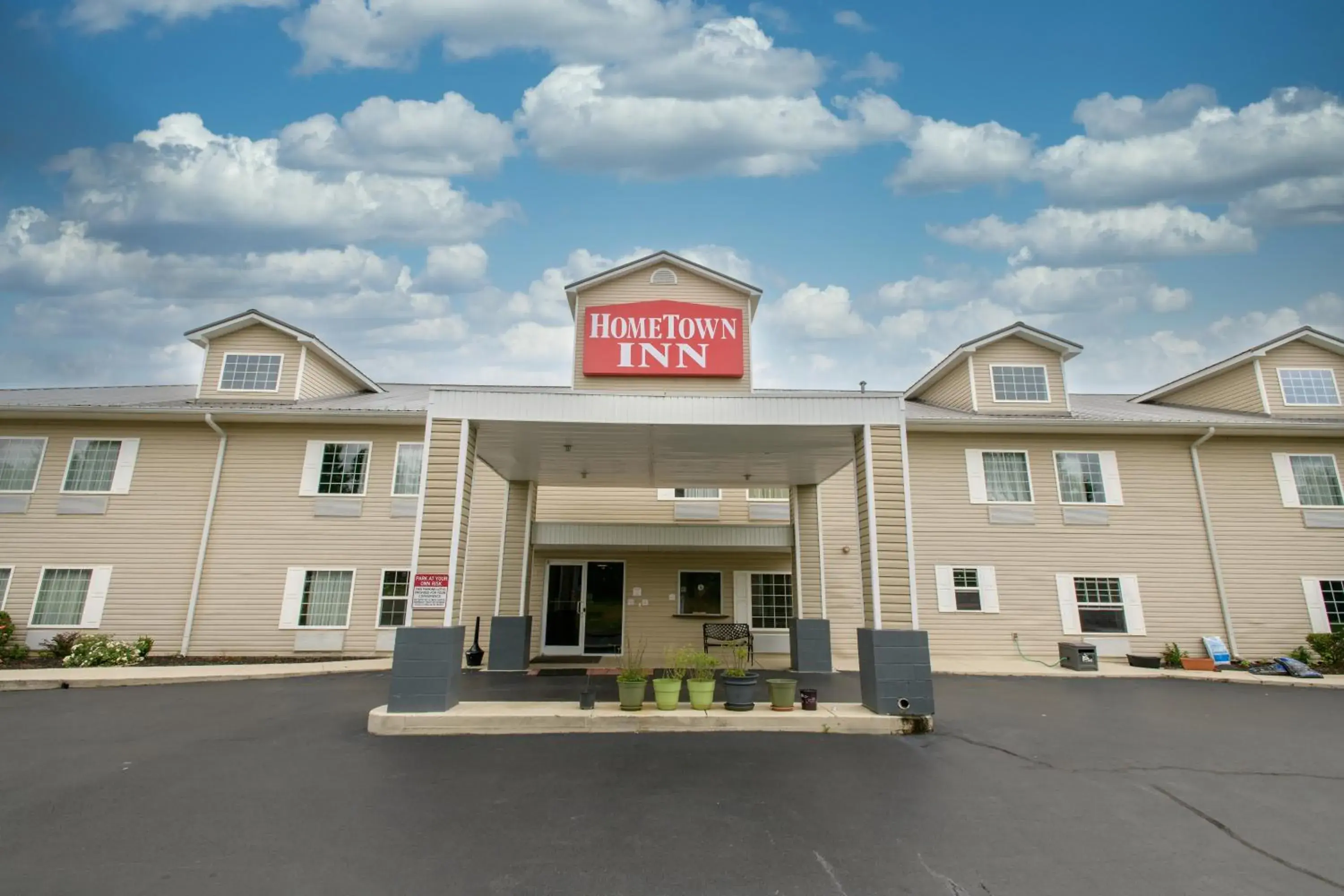 Property building in HomeTown Inn-Ringgold Property building in HomeTown Inn-Ringgold