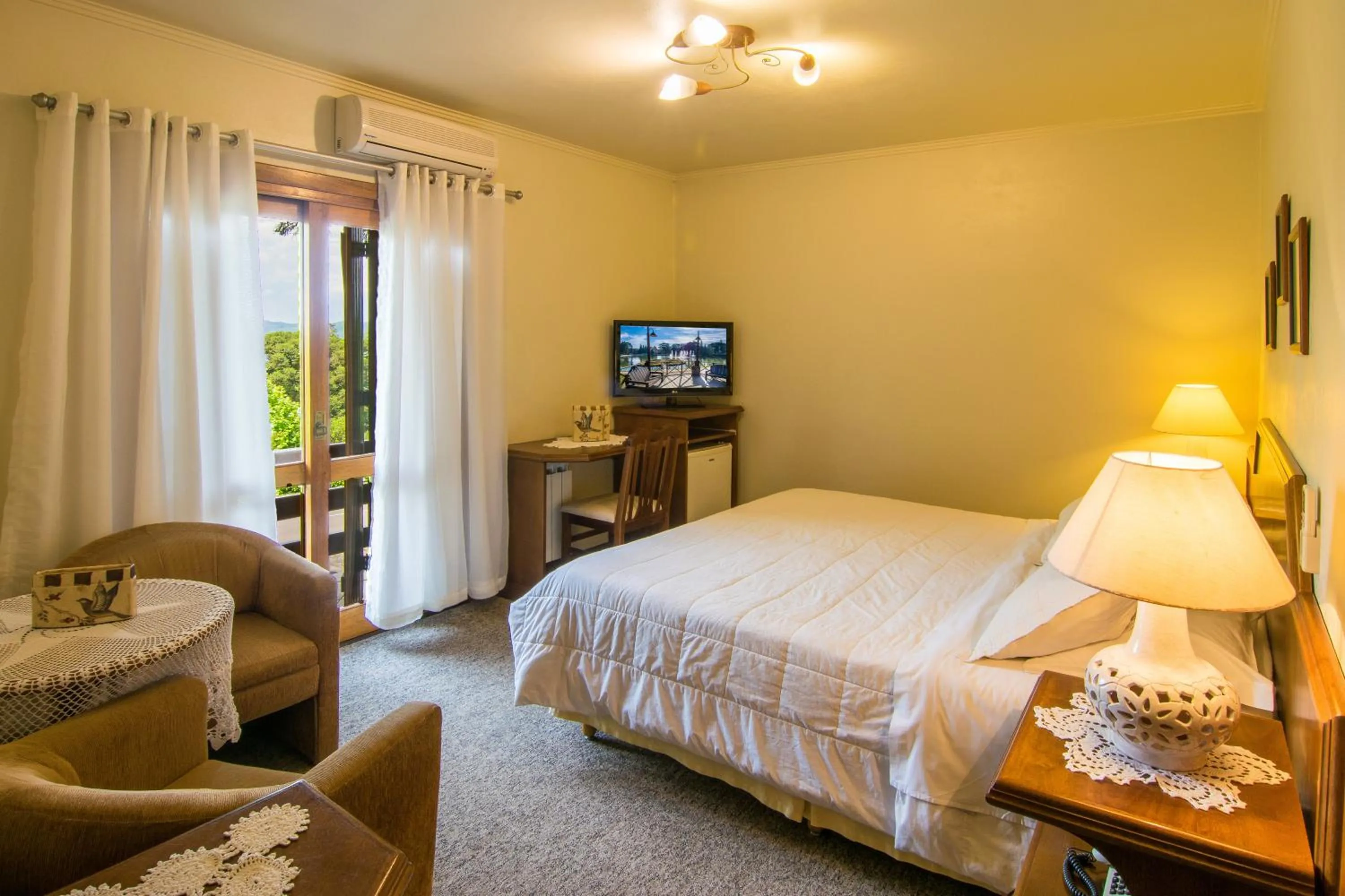 Photo of the whole room, Bed in Hotel Azaleia