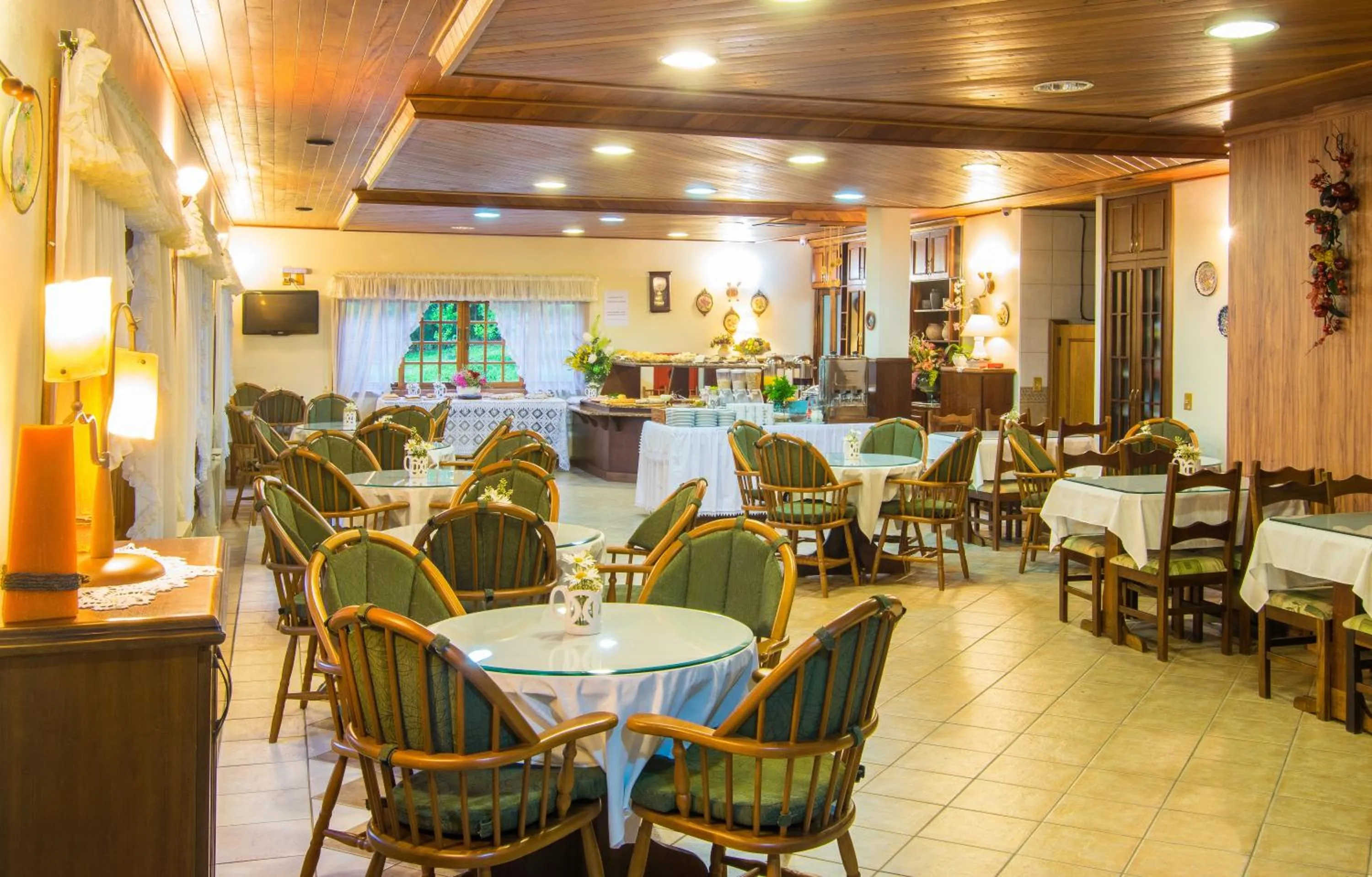 Breakfast in Hotel Azaleia