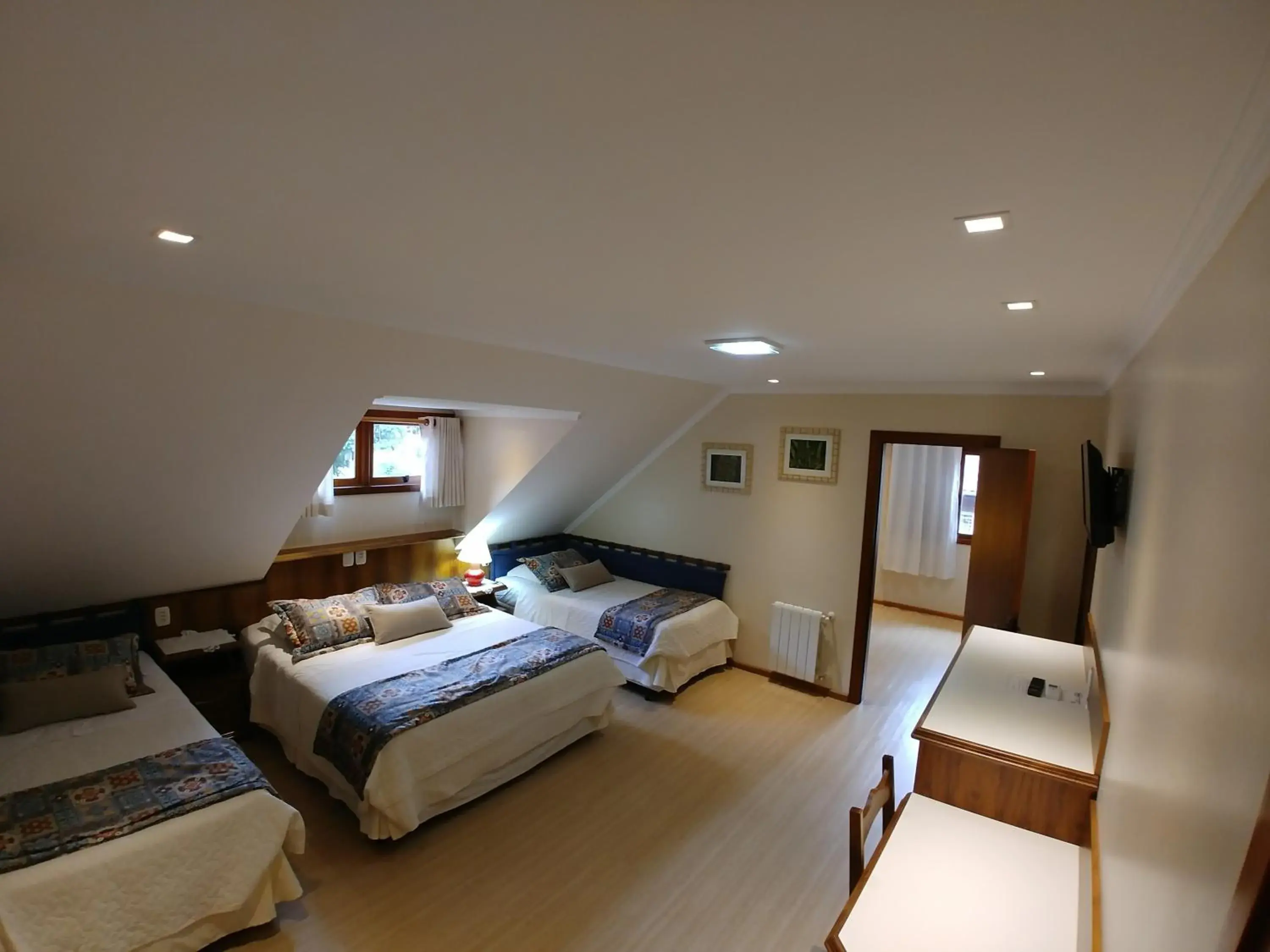 Deluxe Family Room in Hotel Azaleia Deluxe Family Room in Hotel Azaleia