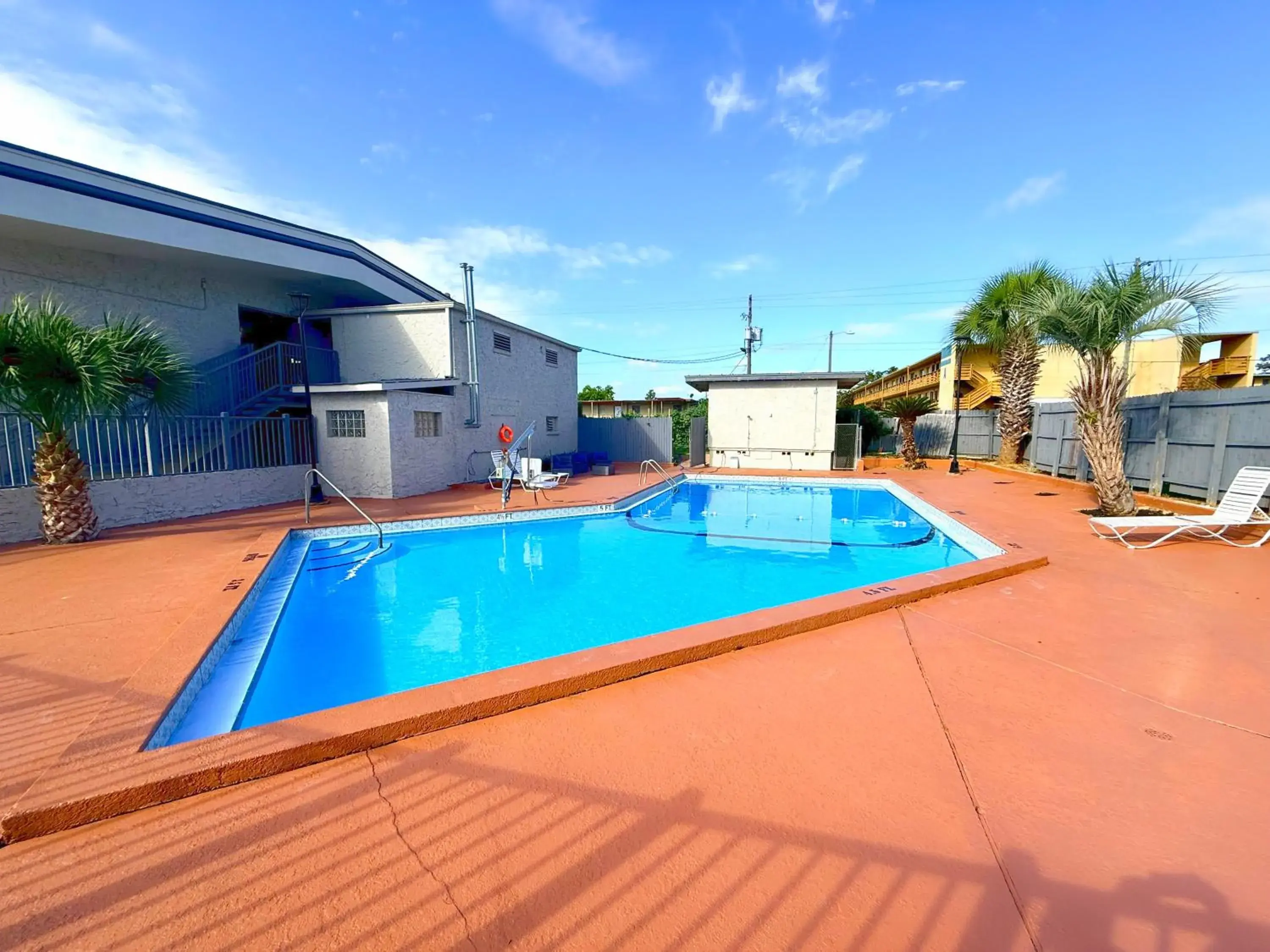 Swimming pool in Days Inn by Wyndham Tallahassee University Center Swimming pool in Days Inn by Wyndham Tallahassee University Center