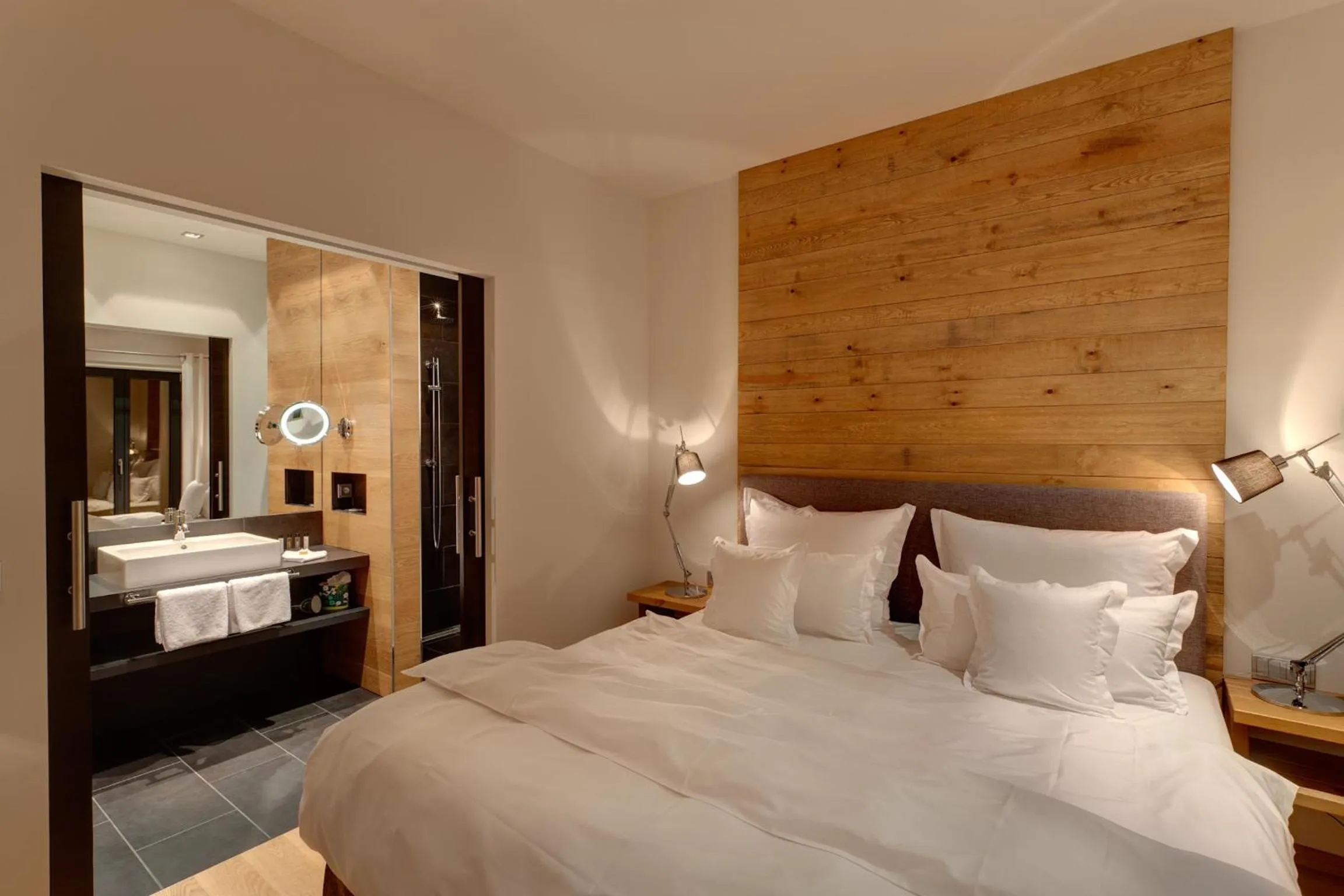 Bedroom, Bed in Hotel Strandhaus - Boutique Resort & Spa