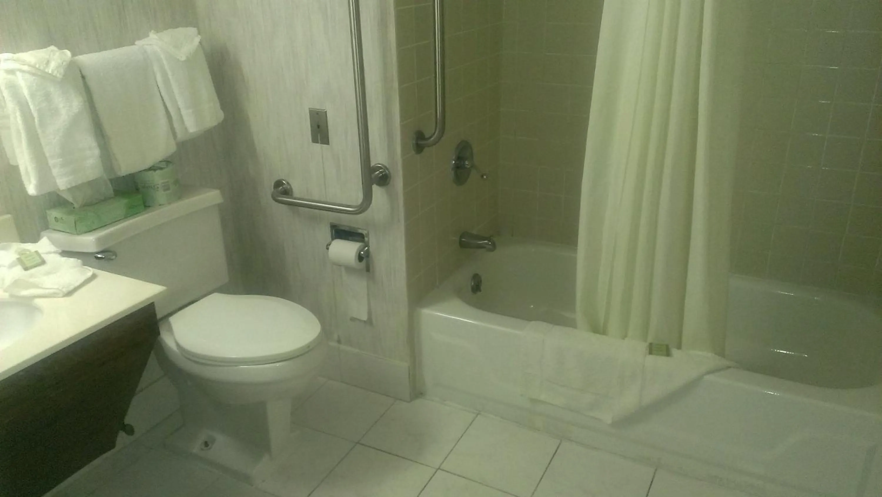 Bathroom in Quality Inn