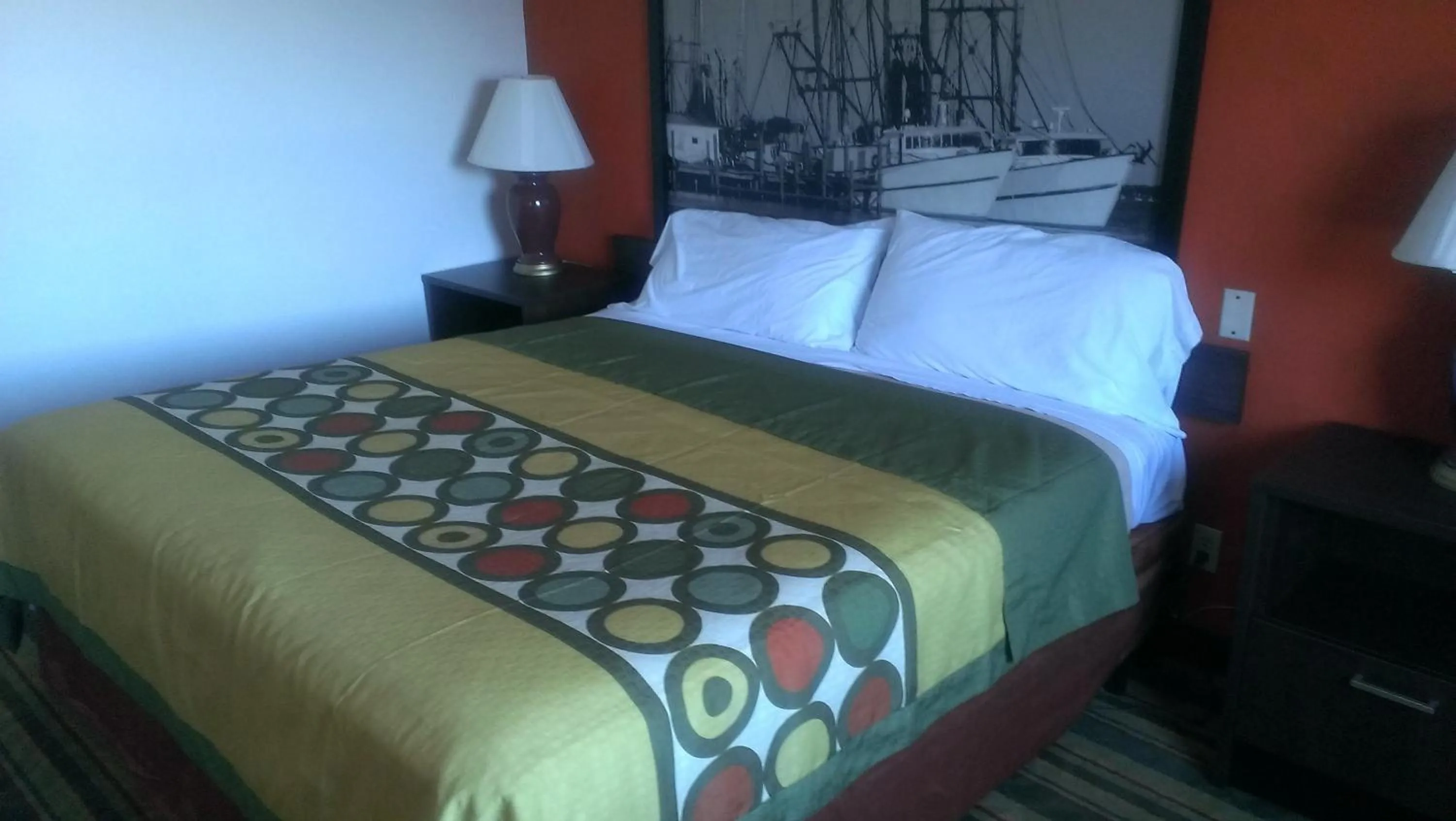Bed in Quality Inn