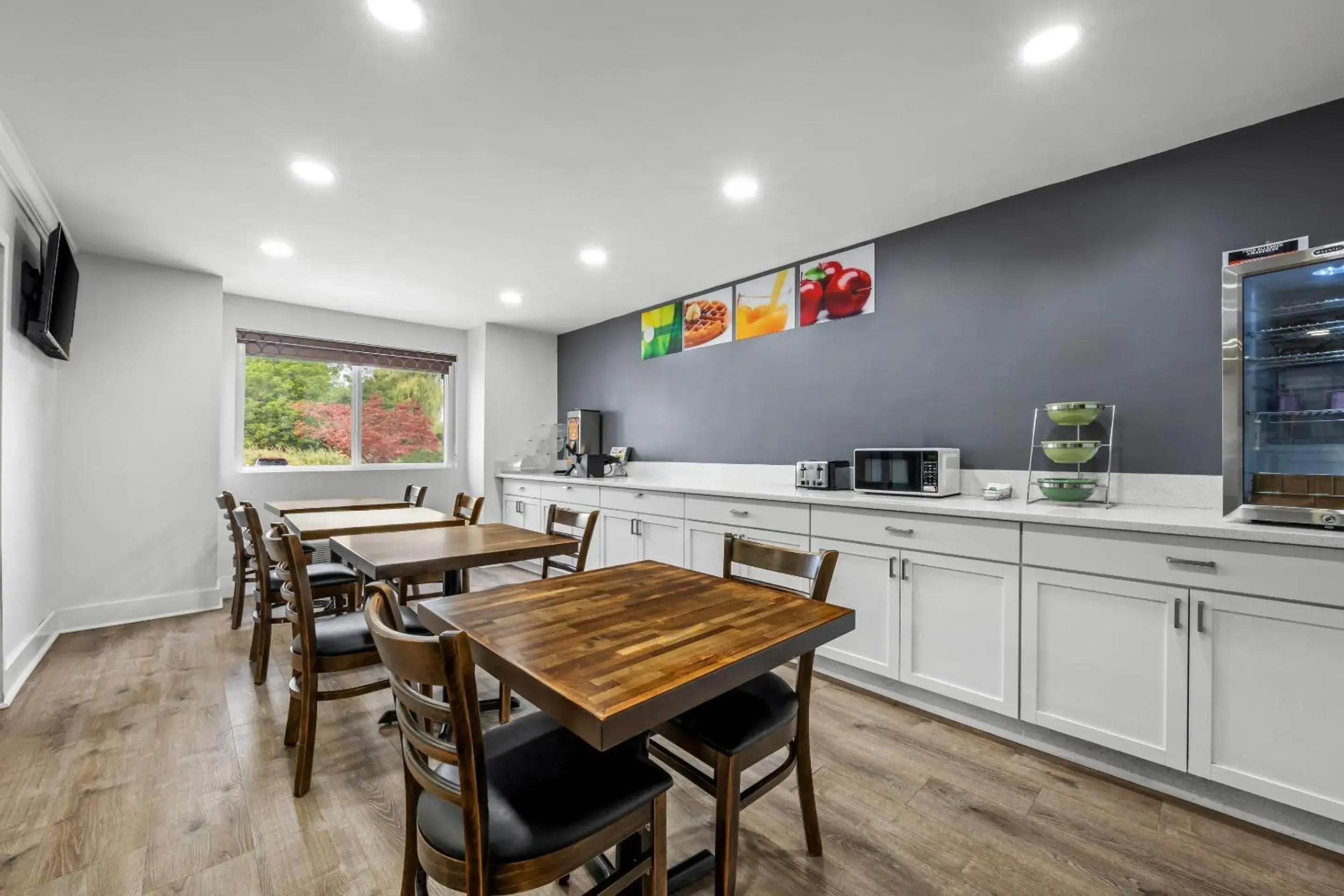 Breakfast in Quality Inn Breakfast in Quality Inn