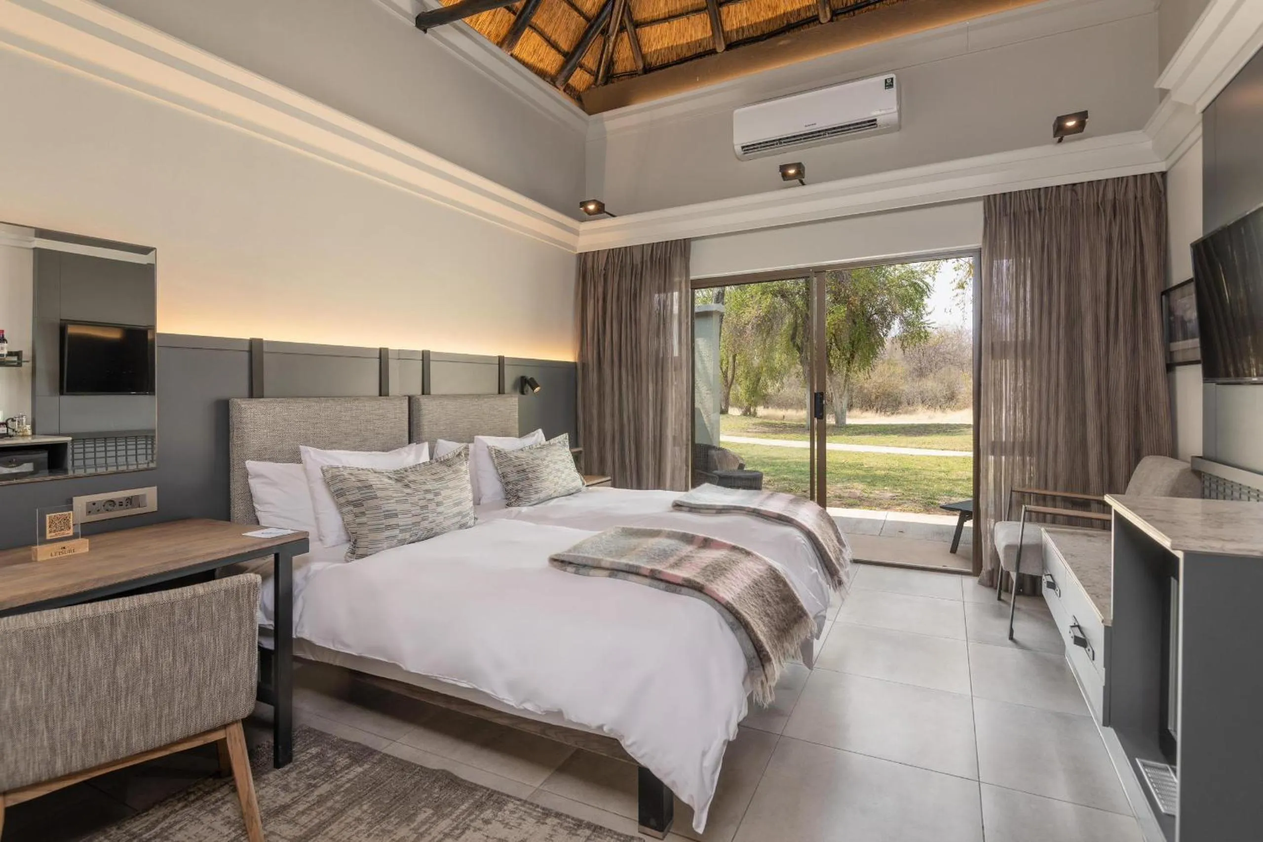 Bedroom, Bed in Mokuti Etosha