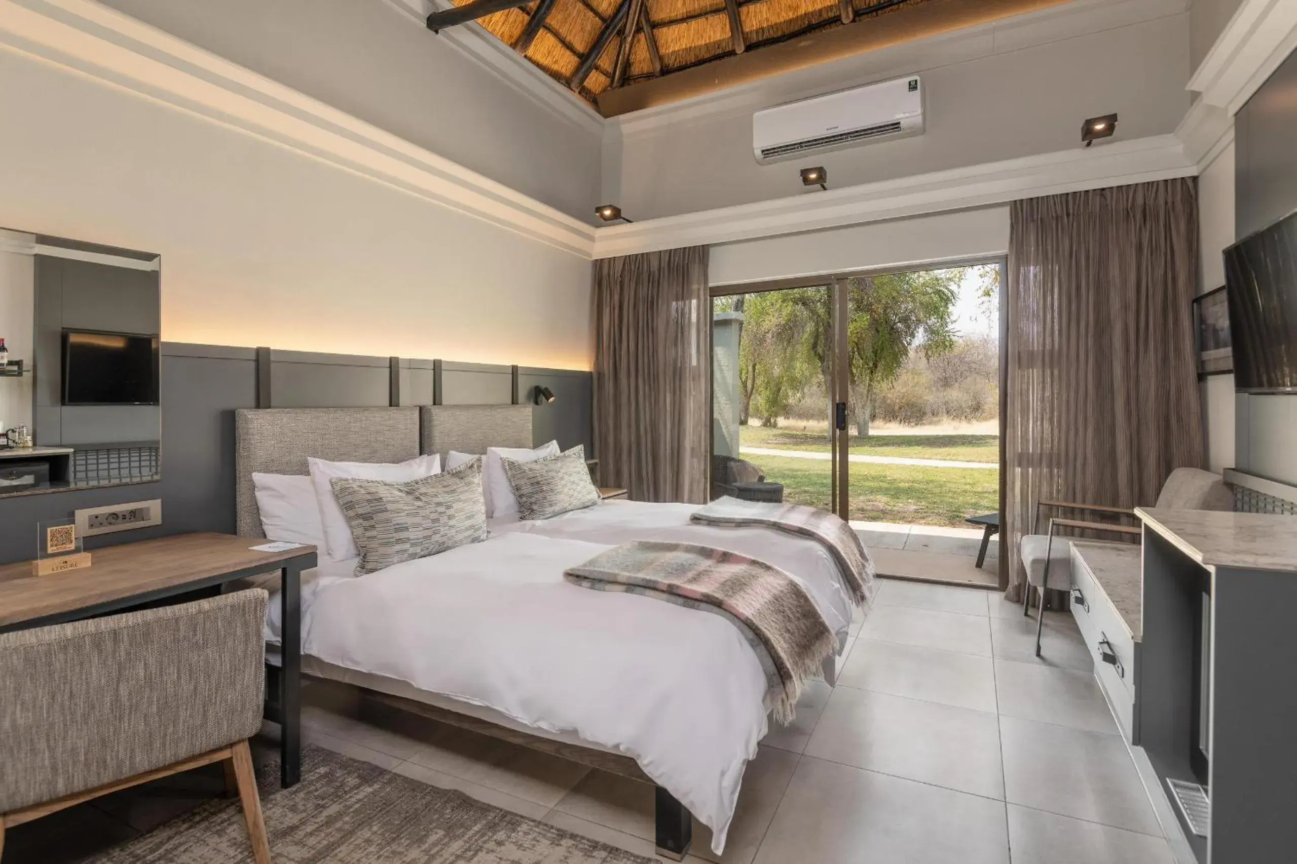 Bedroom, Bed in Mokuti Etosha Bedroom, Bed in Mokuti Etosha