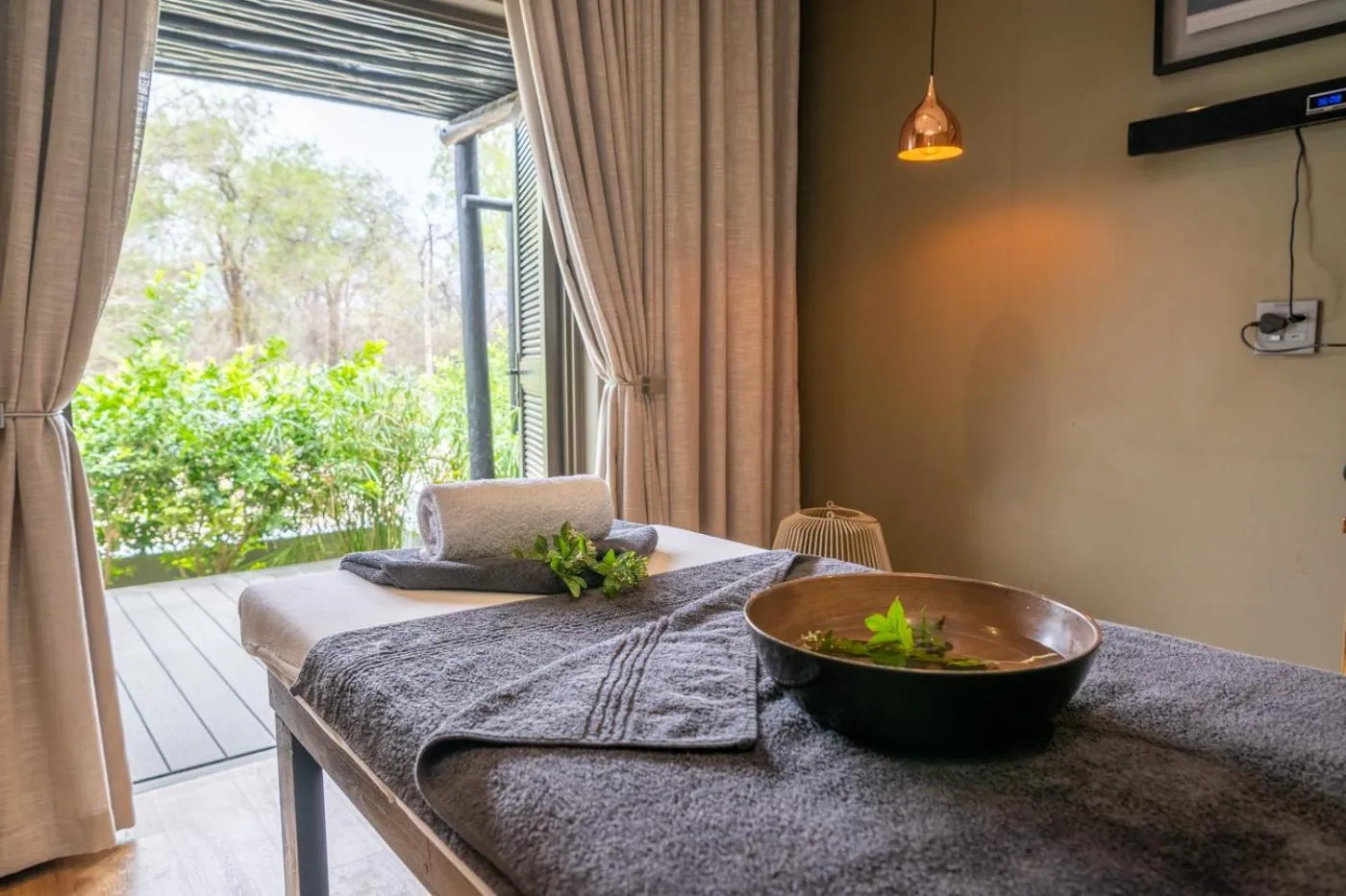 Spa and wellness centre/facilities, Bed in Mokuti Etosha