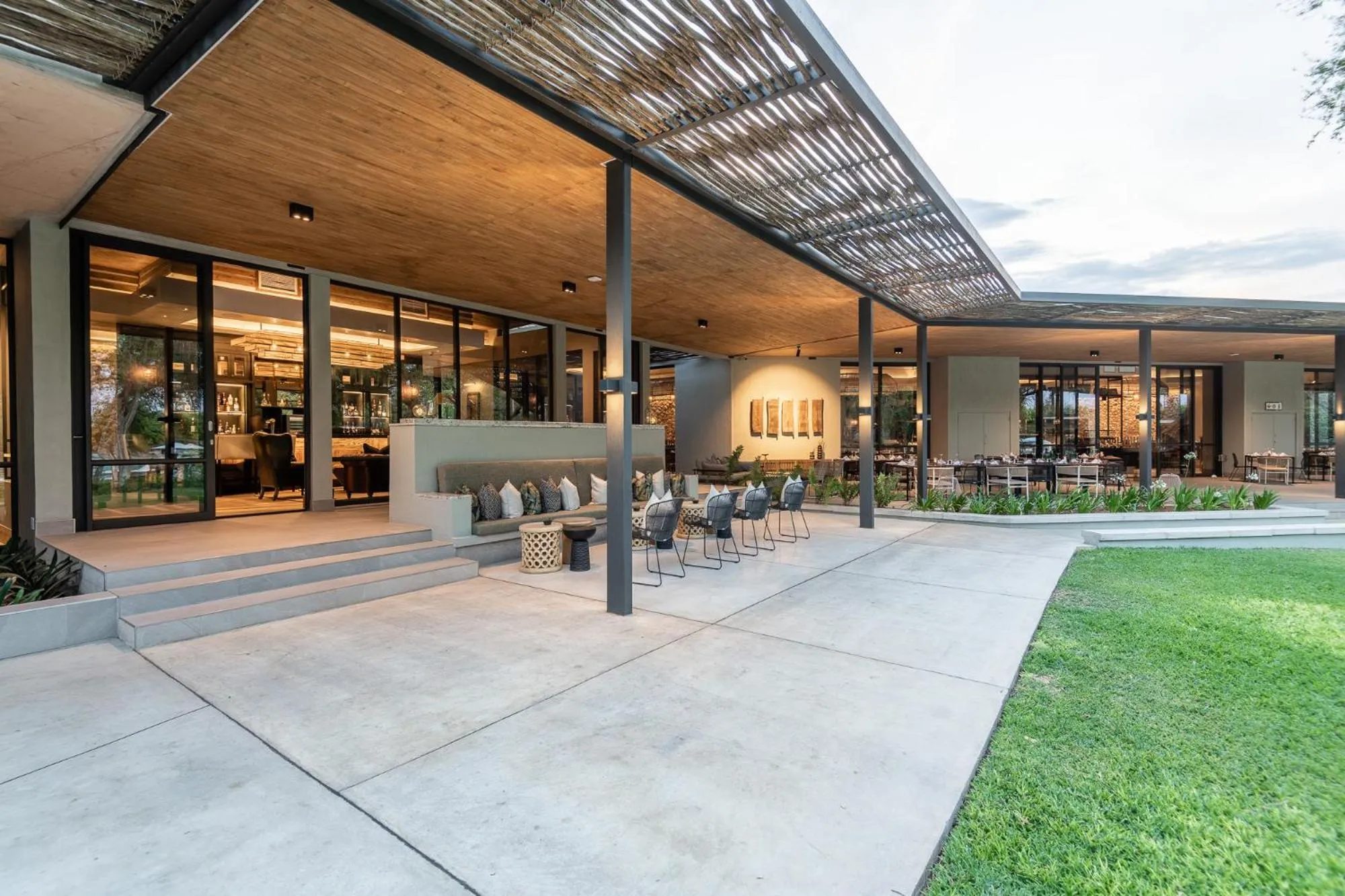 Restaurant/places to eat in Mokuti Etosha