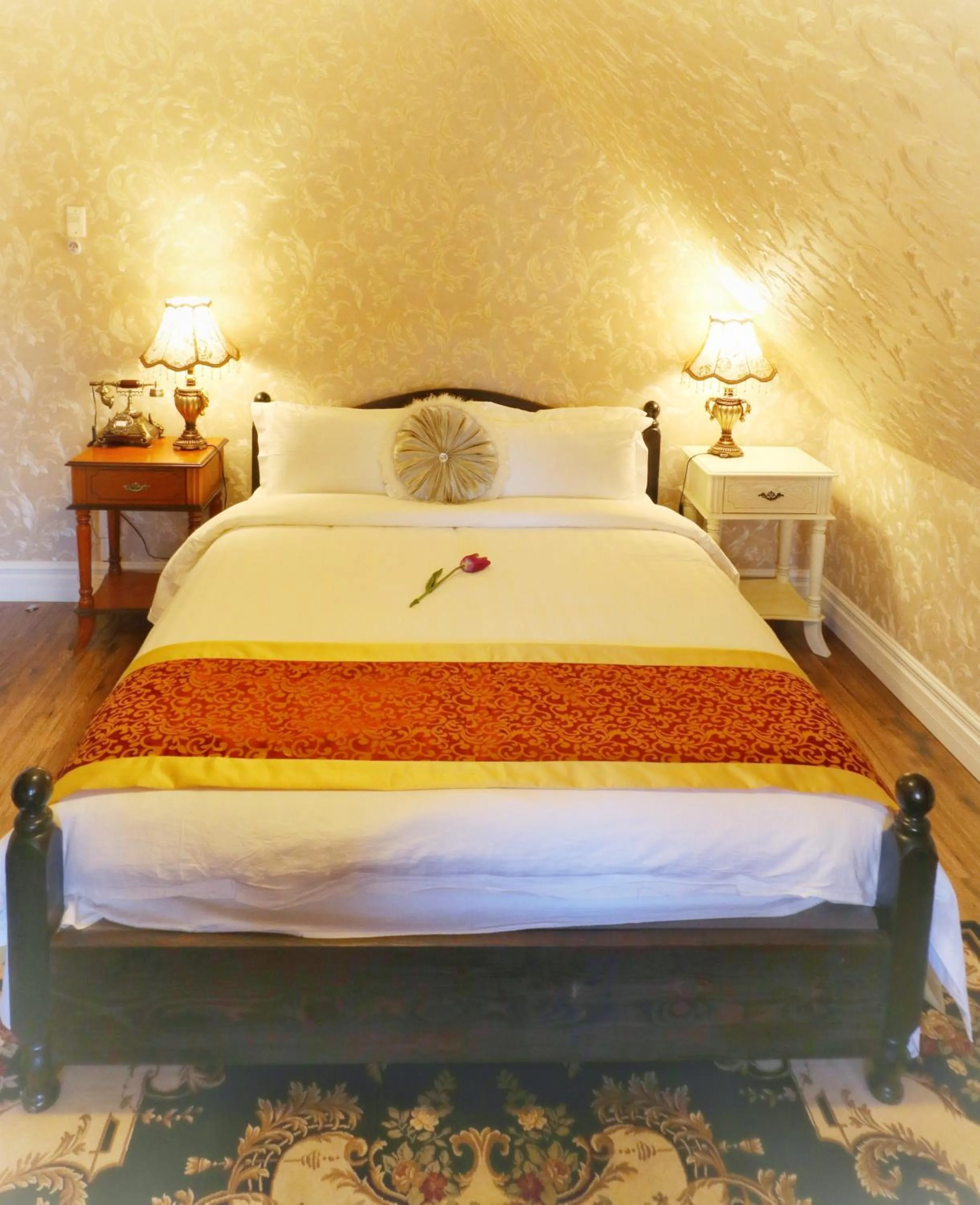 Photo of the whole room, Bed in Prince inn
