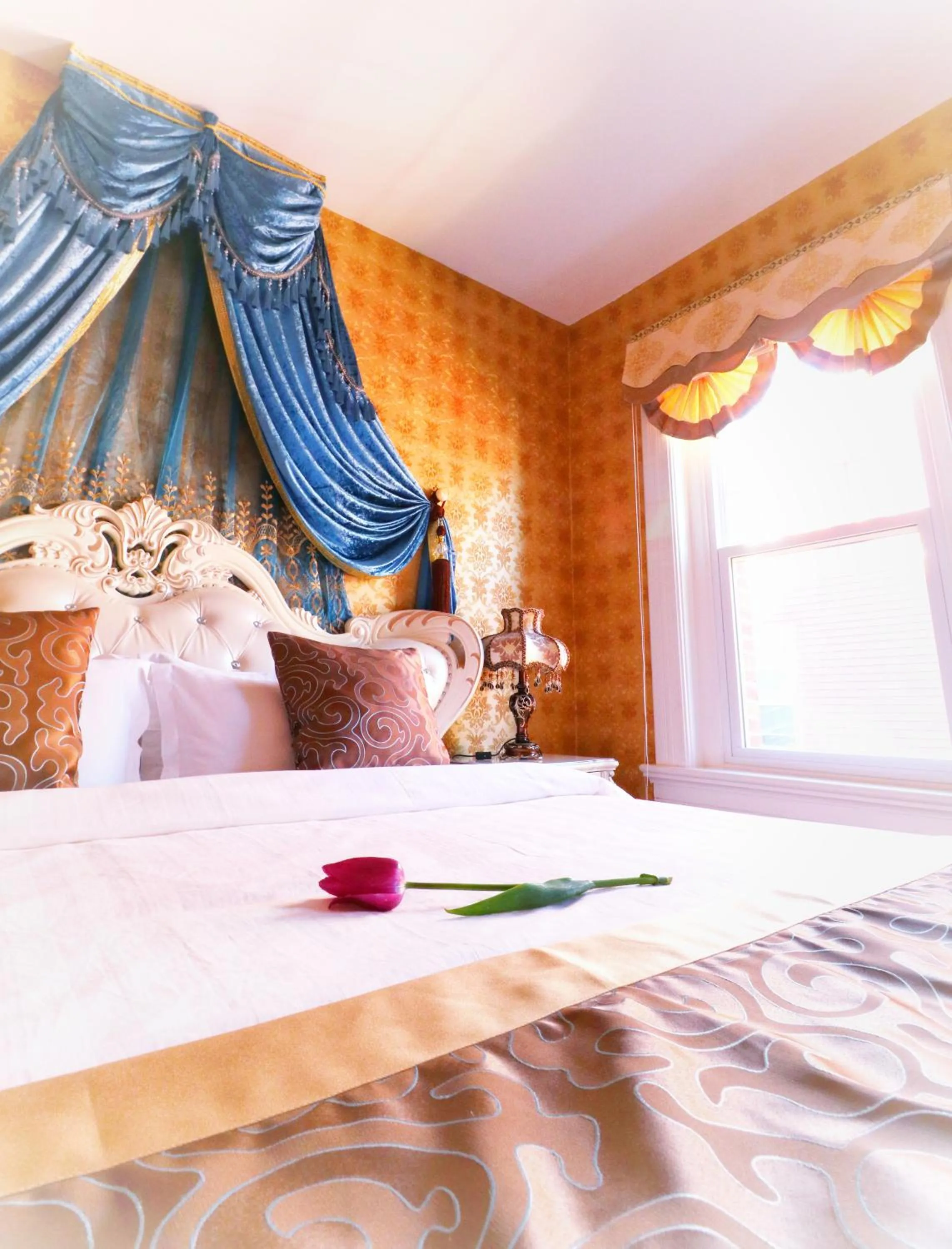 bunk bed, Bed in Prince inn