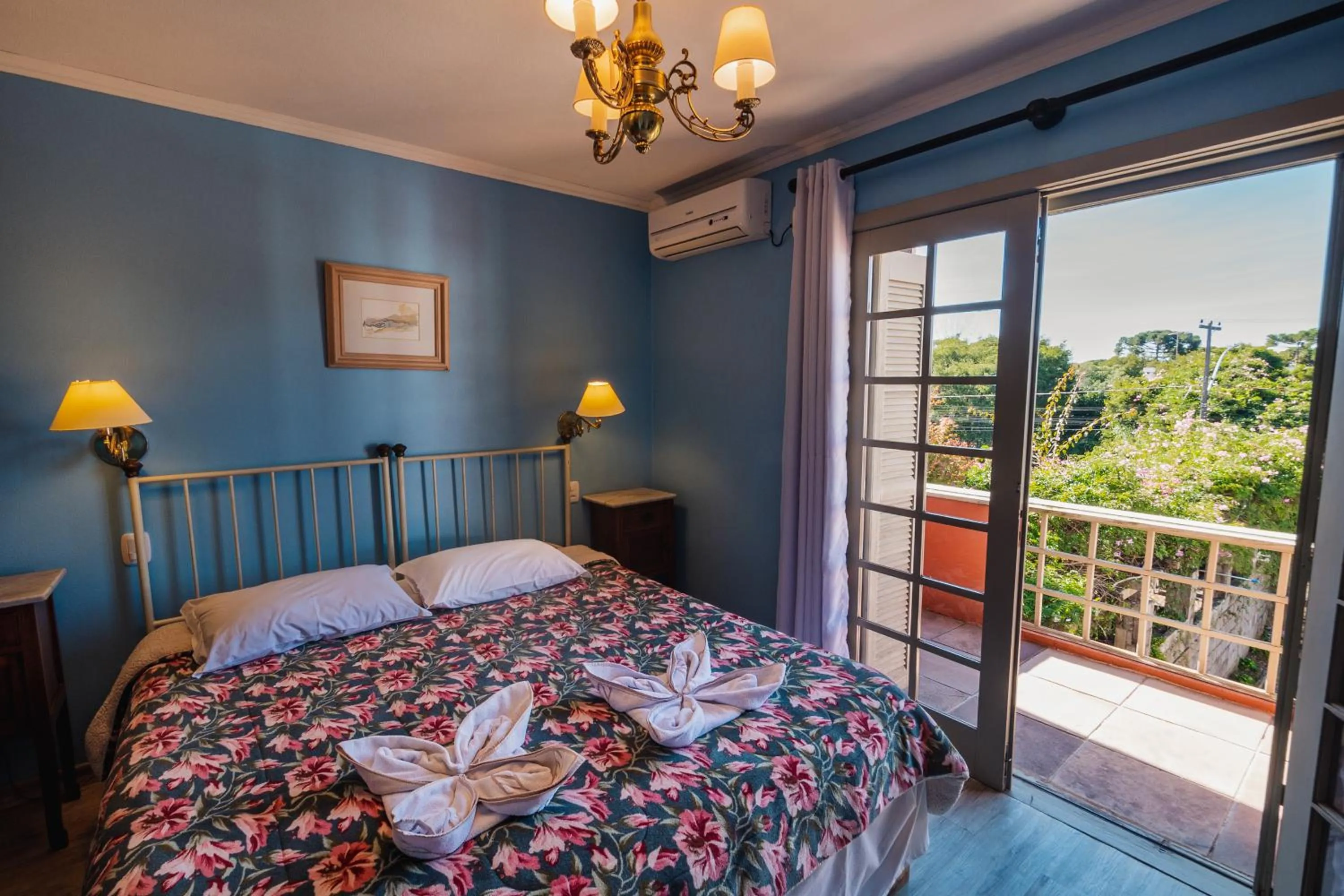 Bedroom, Bed in Pousada Casa Rosa