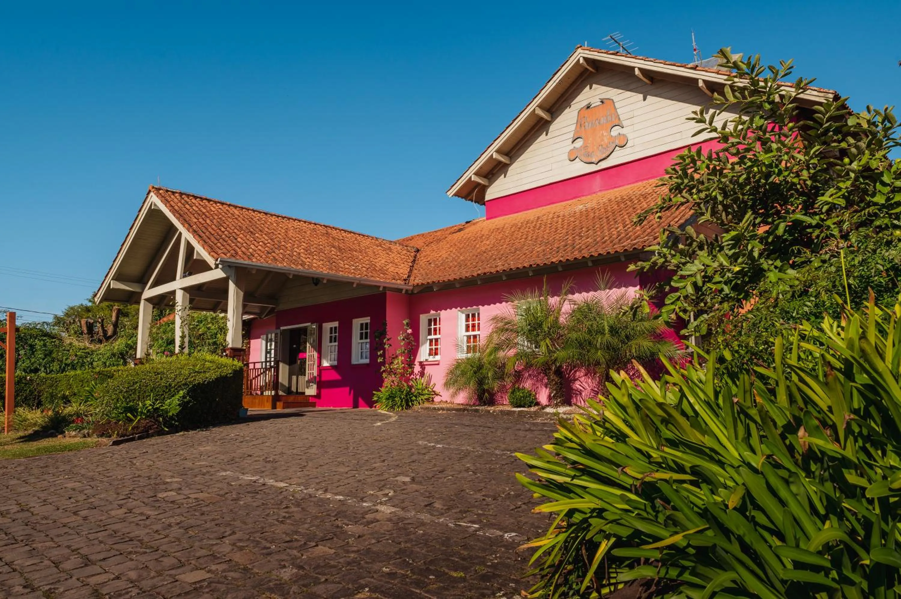Property building in Pousada Casa Rosa