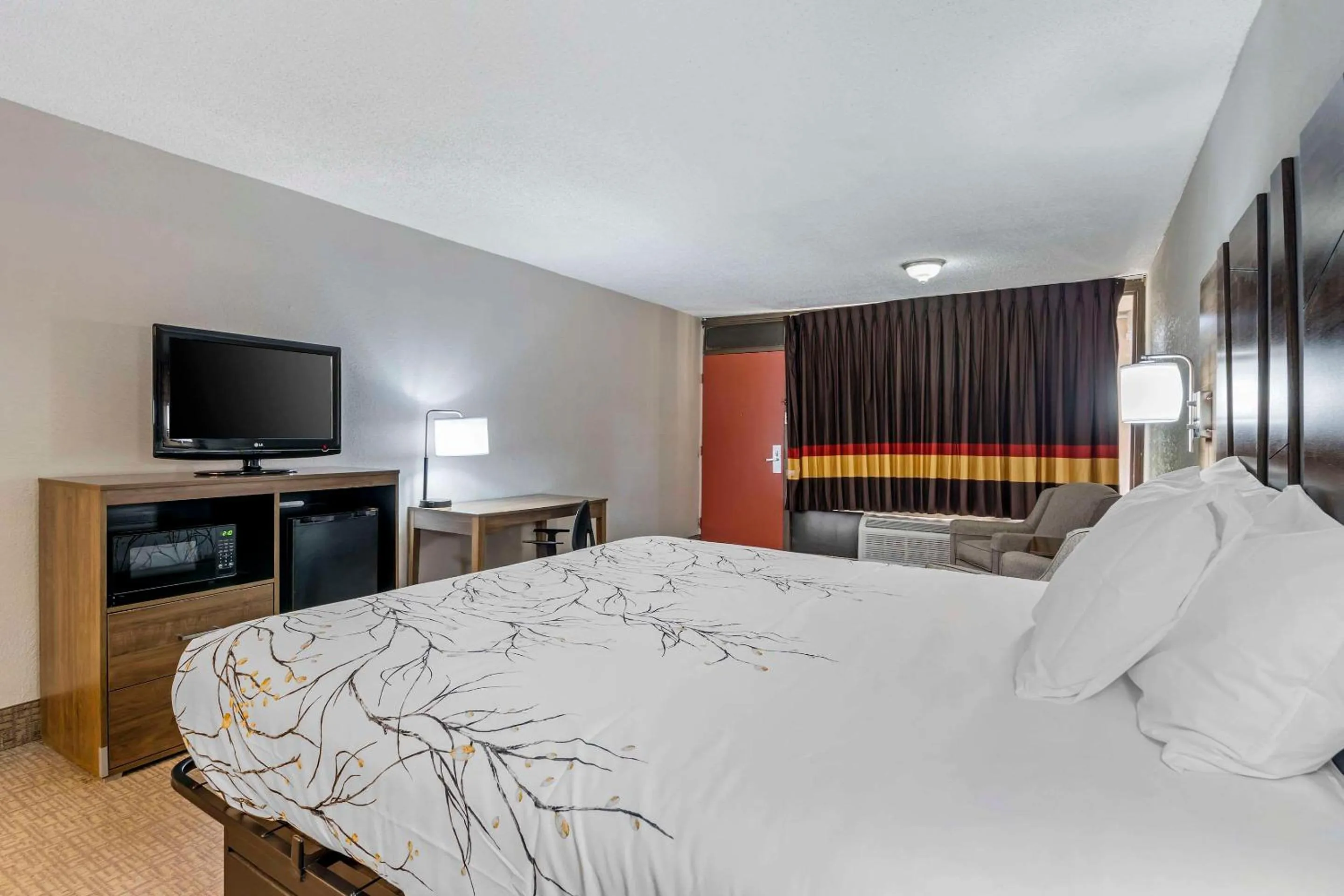 Bedroom, Bed in Rodeway Inn