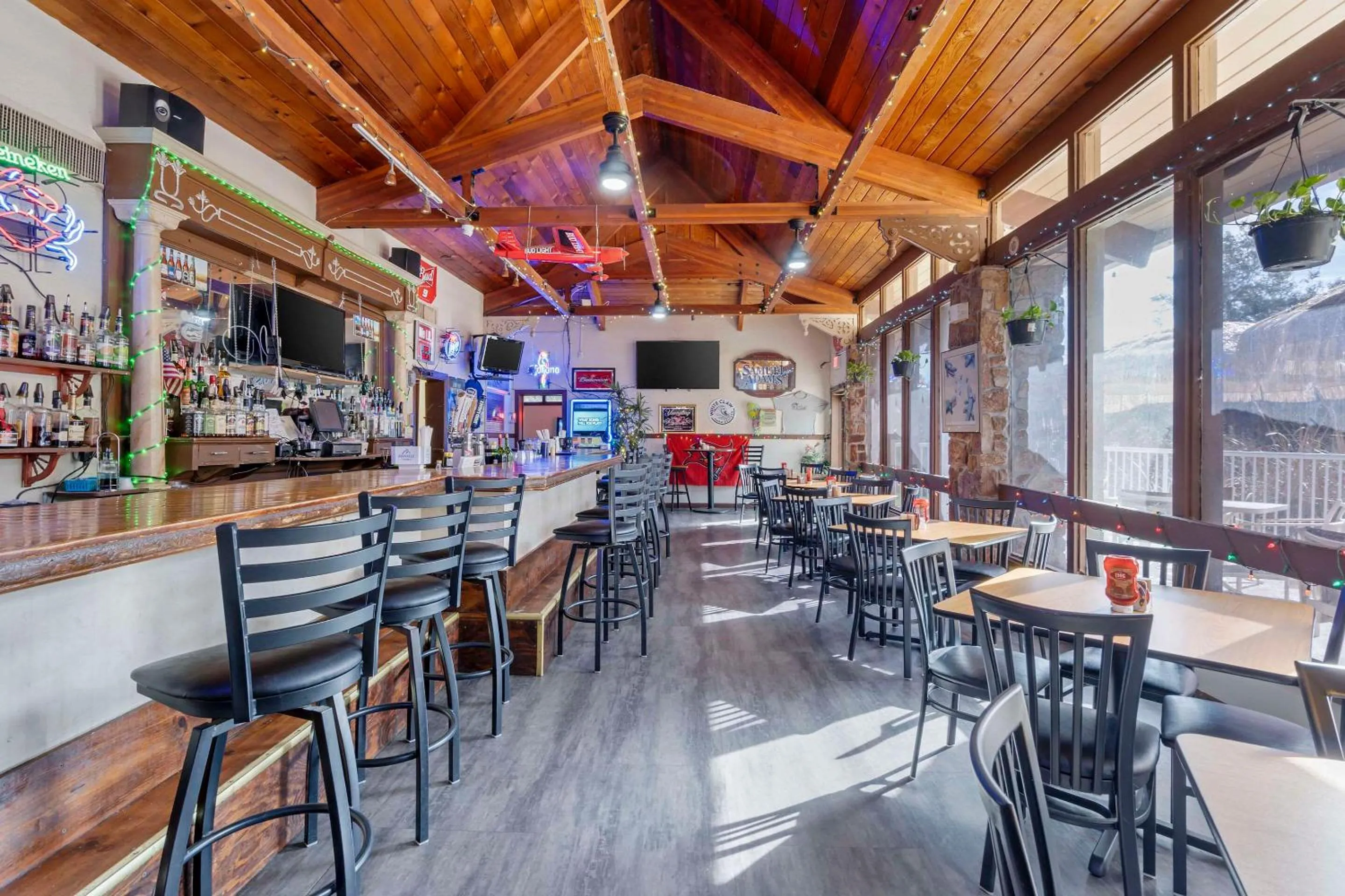 Restaurant/places to eat in Rodeway Inn