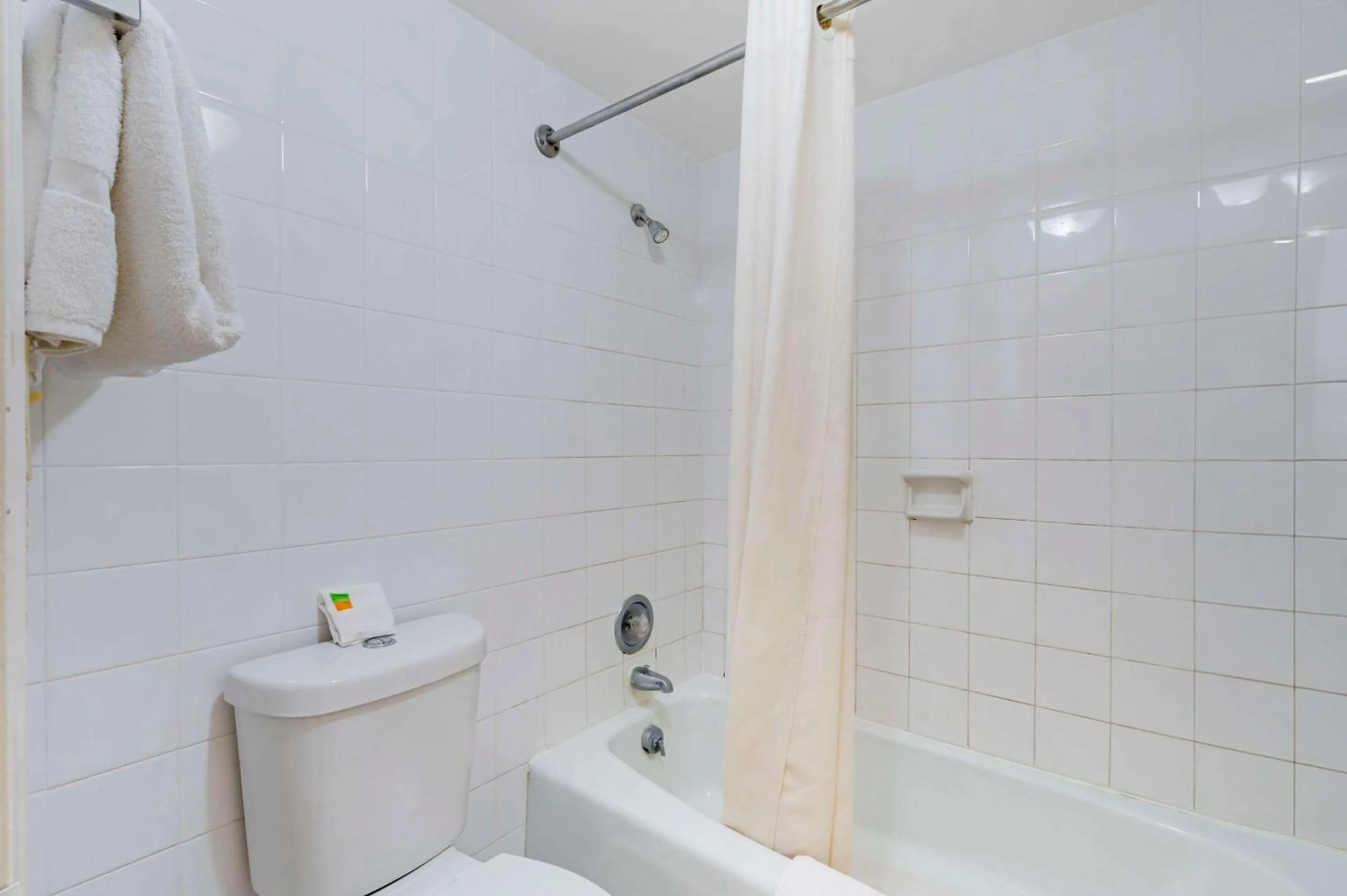 Bedroom in Rodeway Inn