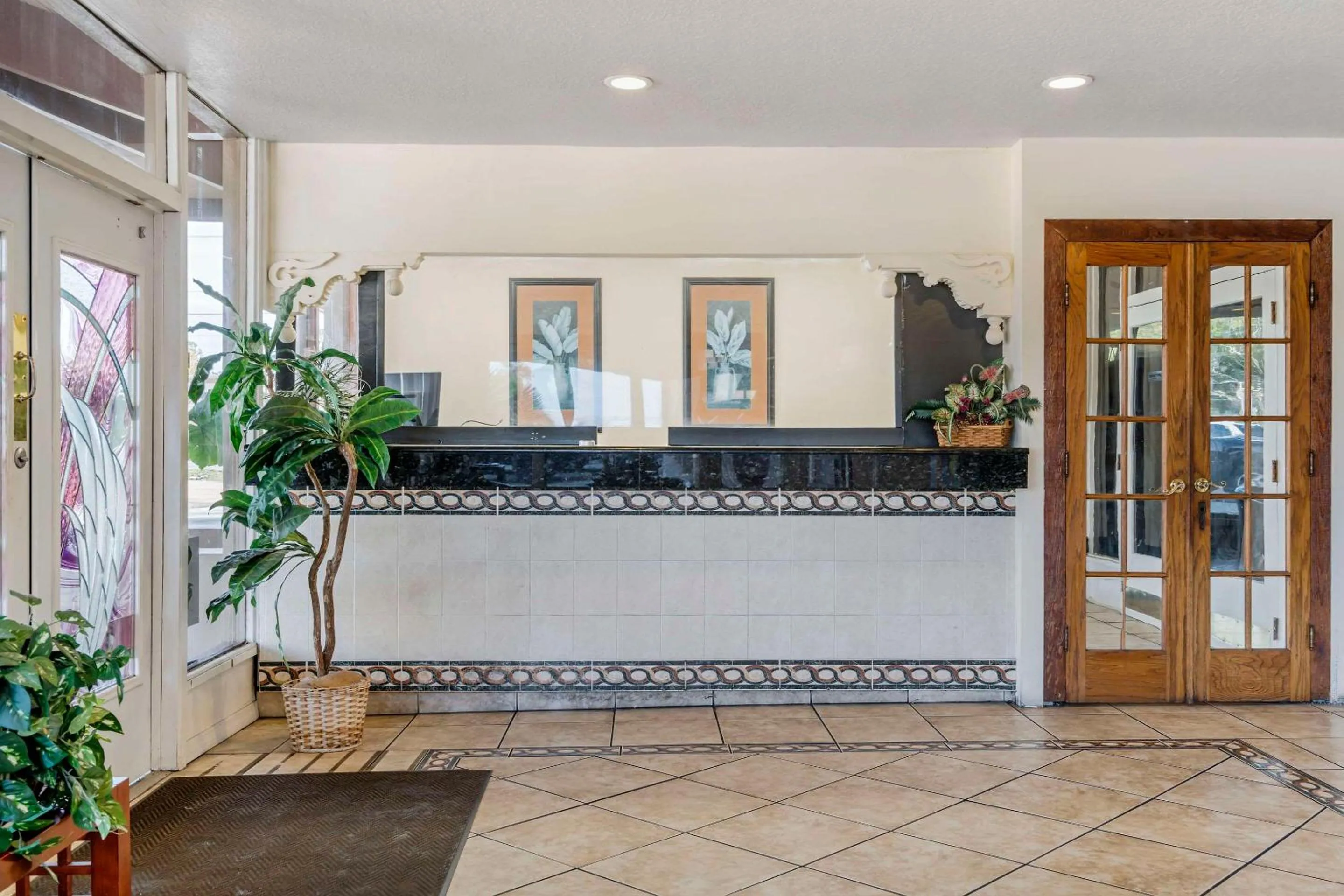 Lobby or reception in Rodeway Inn