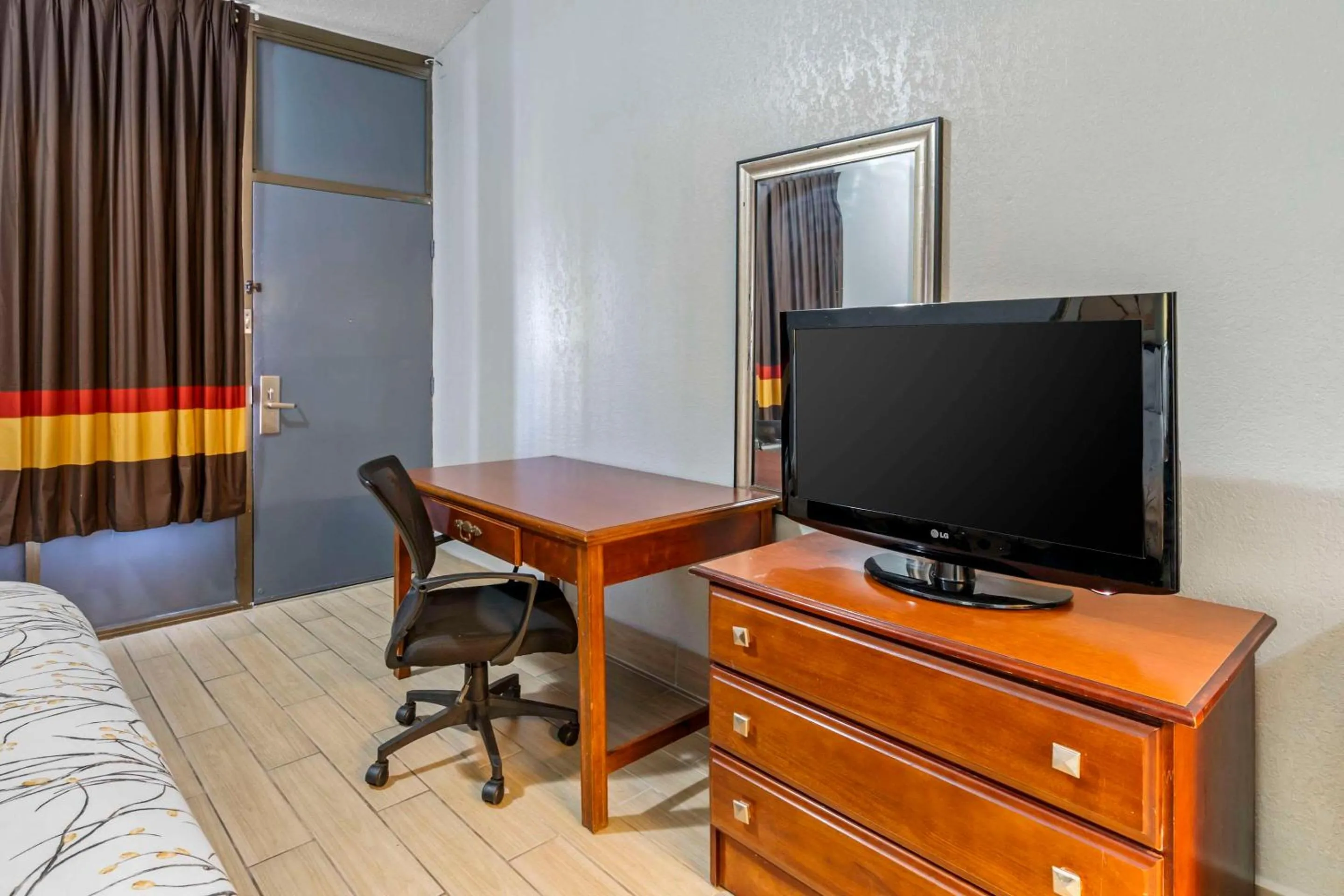 Bedroom, Bed in Rodeway Inn