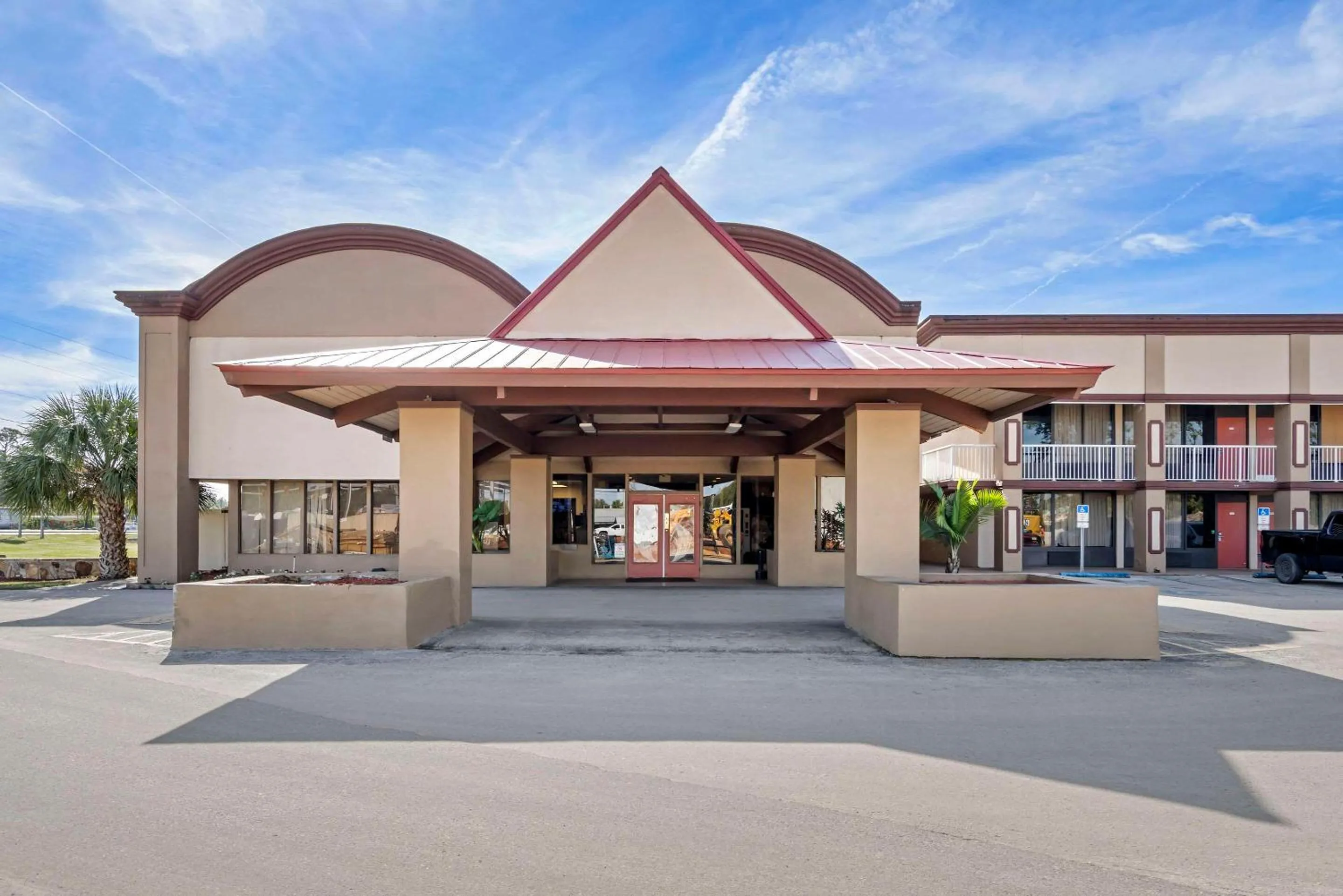 Property building in Rodeway Inn