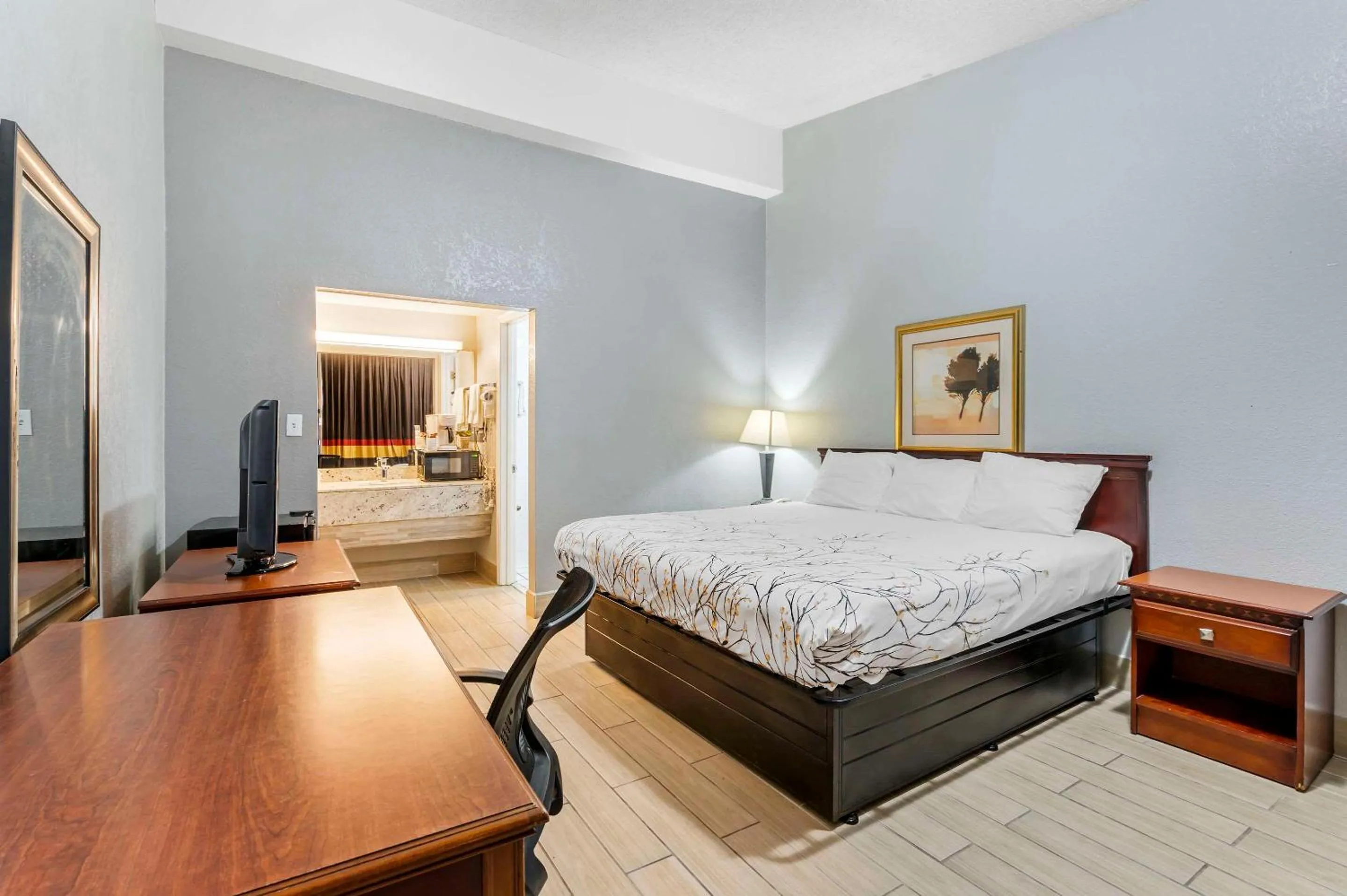 Bedroom, Bed in Rodeway Inn