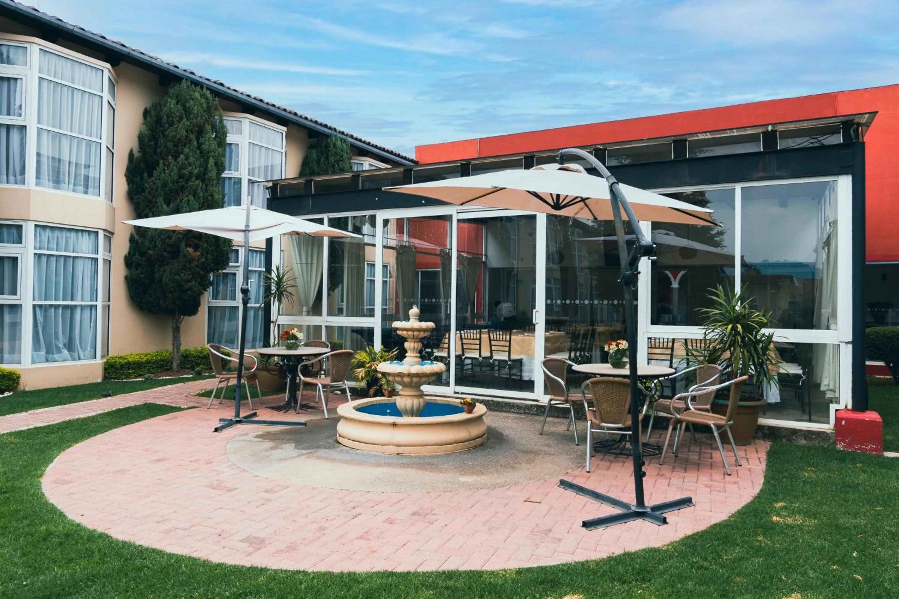 Property building in Hotel Villa Mercedes San Cristobal