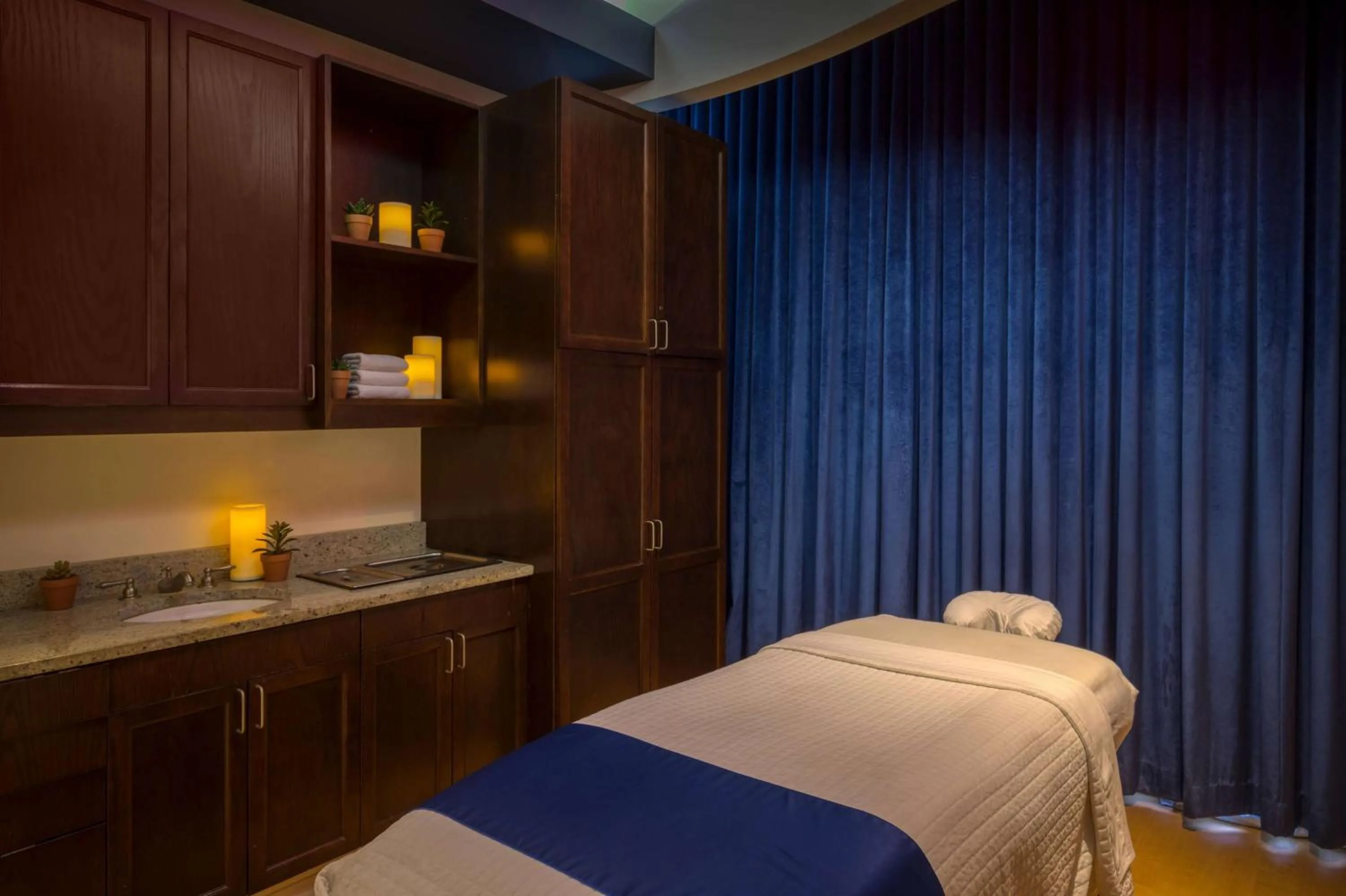 Other, Bed in Wyndham Grand Orlando Resort Bonnet Creek