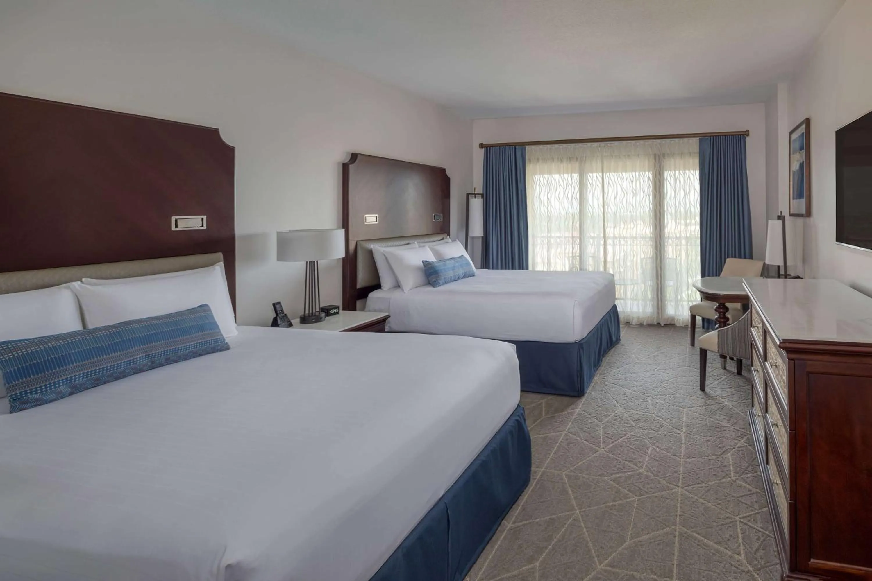 Photo of the whole room, Bed in Wyndham Grand Orlando Resort Bonnet Creek